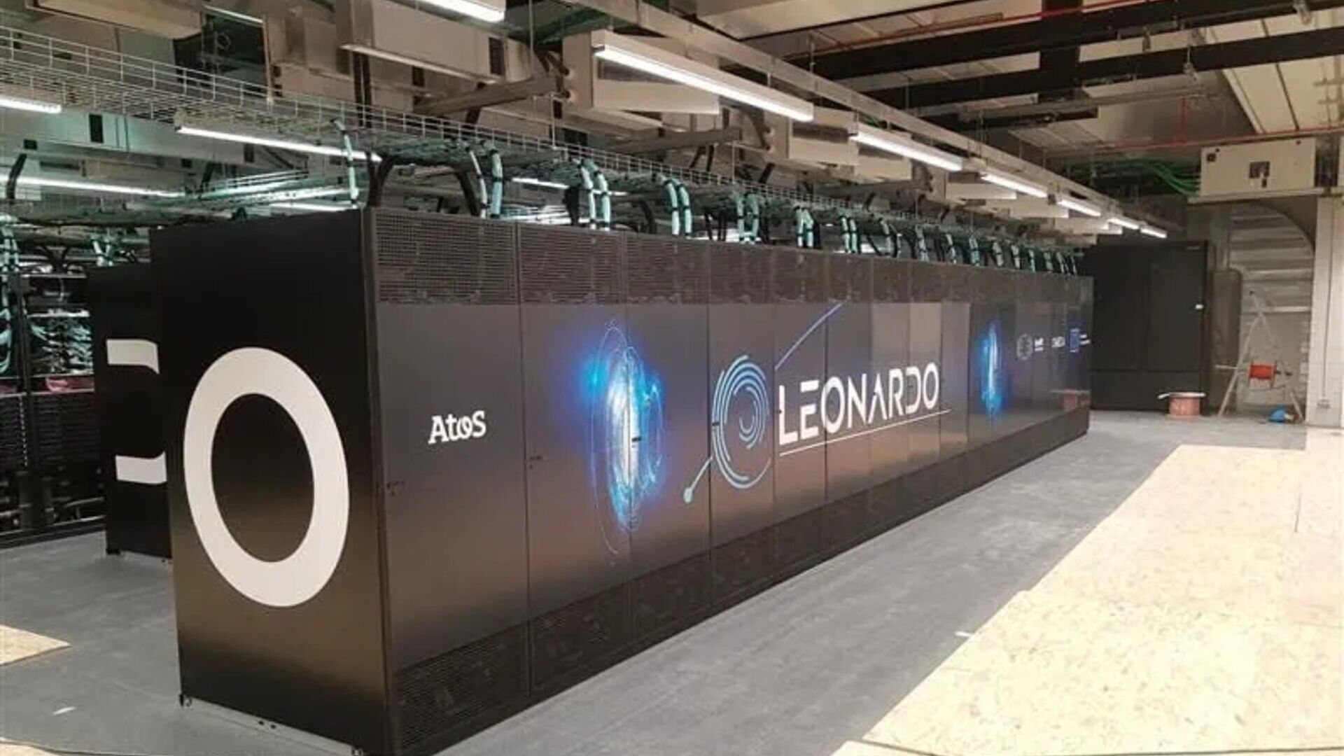 Le supercalculateur Leonardo à l'intérieur de son bâtiment dans la Big Data Technopole de Bologne