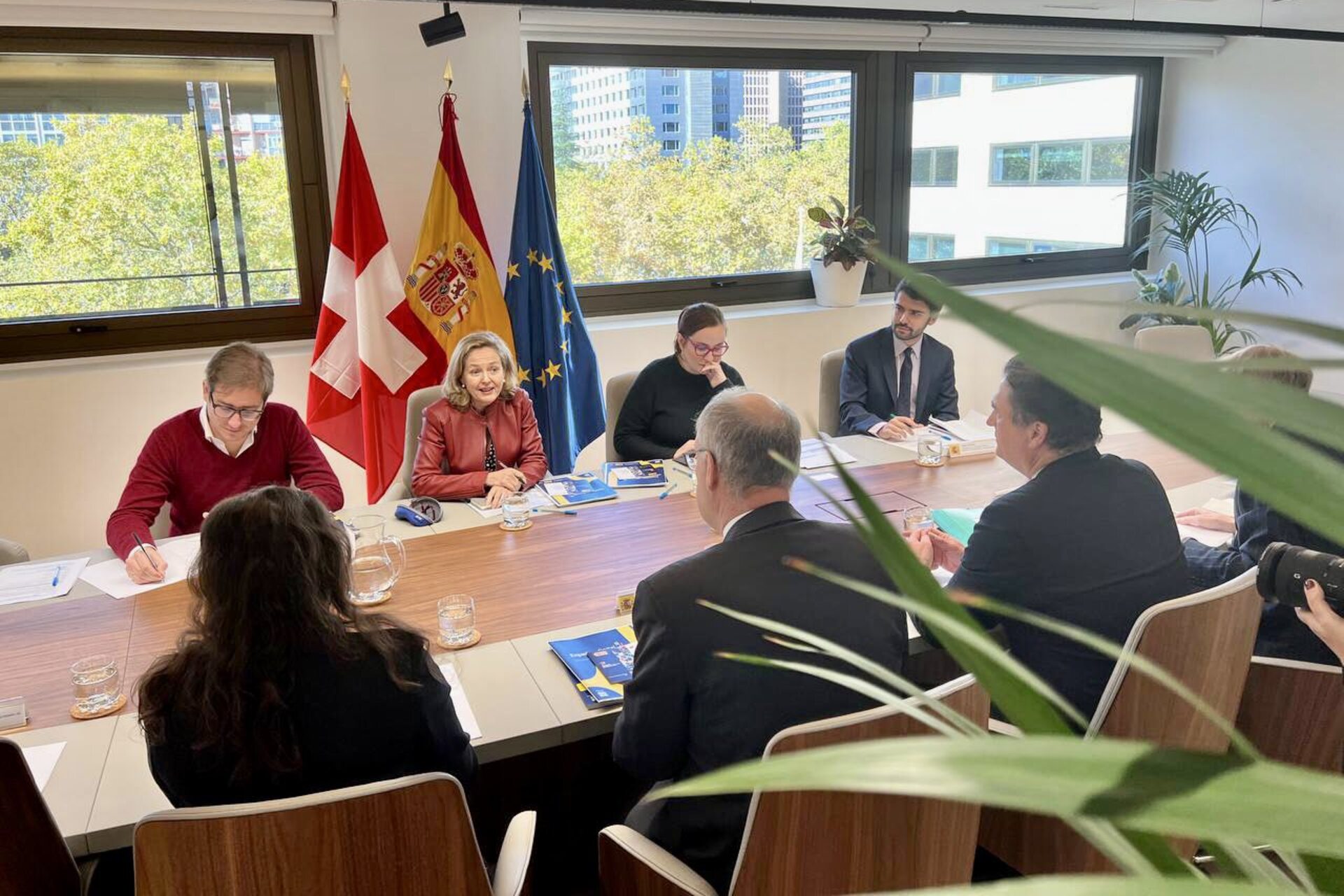 შვეიცარიისა და ესპანეთის დელეგაციების შეხვედრა მადრიდში 10 წლის 11 და 2022 ნოემბერს.