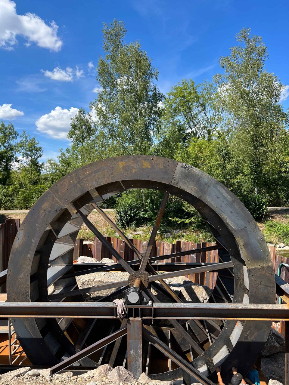 La ruota in acciaio a pale d’acqua realizzata dall’EMPA sulla Glatt nel Canton Zurigo