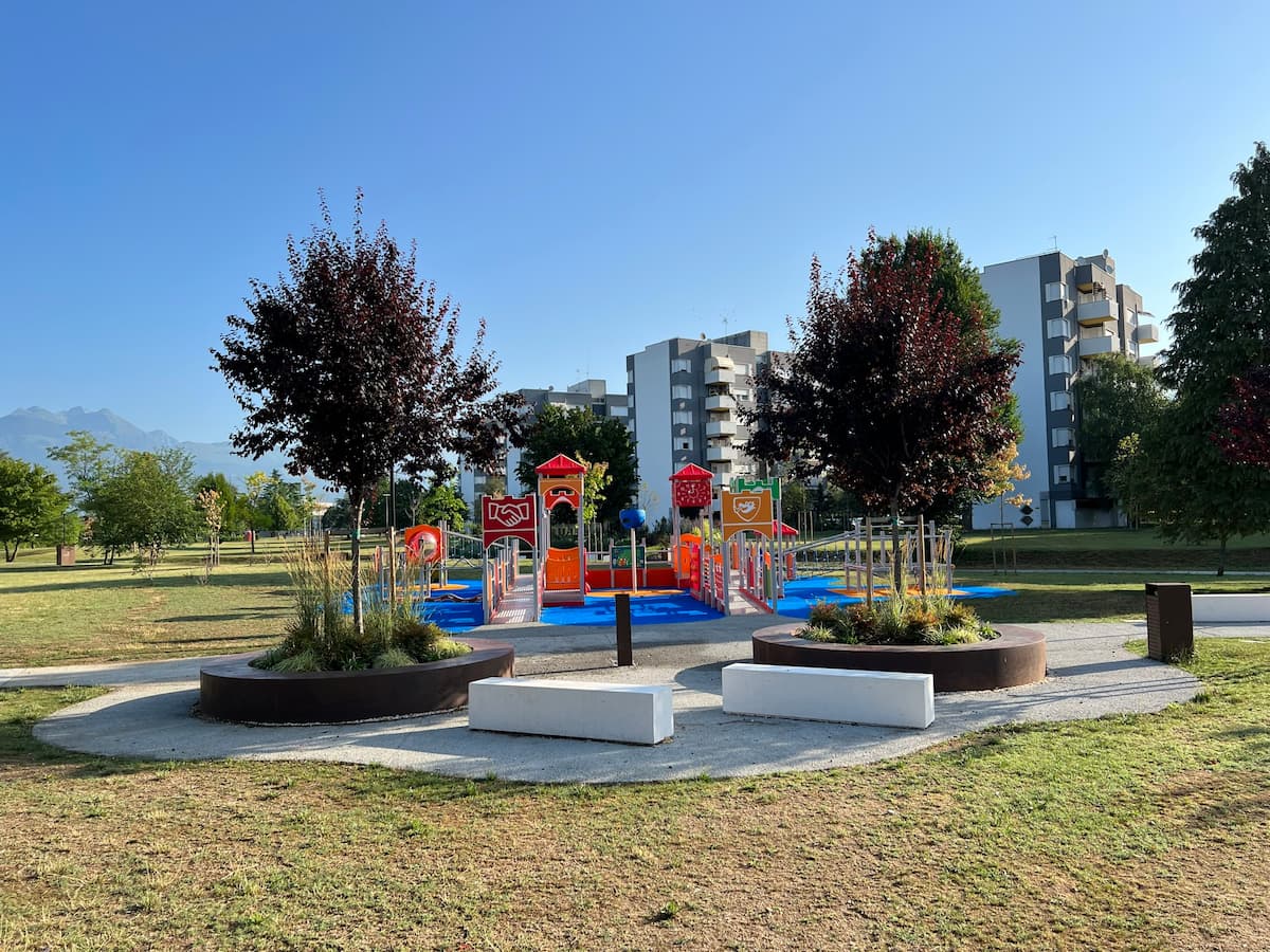 Les sols naturels tels que ceux fabriqués par Terra Solida sont parfaits pour une utilisation dans les espaces verts urbains, même dans les cas où il existe des aires de jeux équipées (Photo : Terra Solida)
