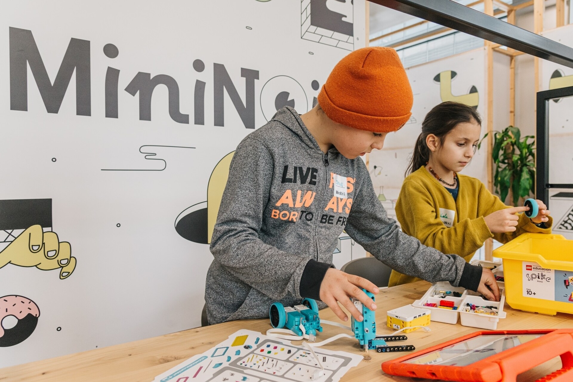 MiniNOI: selama lima tahun NOI Techpark di Bolzano telah membawa anak-anak berusia antara 6 dan 12 tahun untuk menjelajahi dunia melalui sains