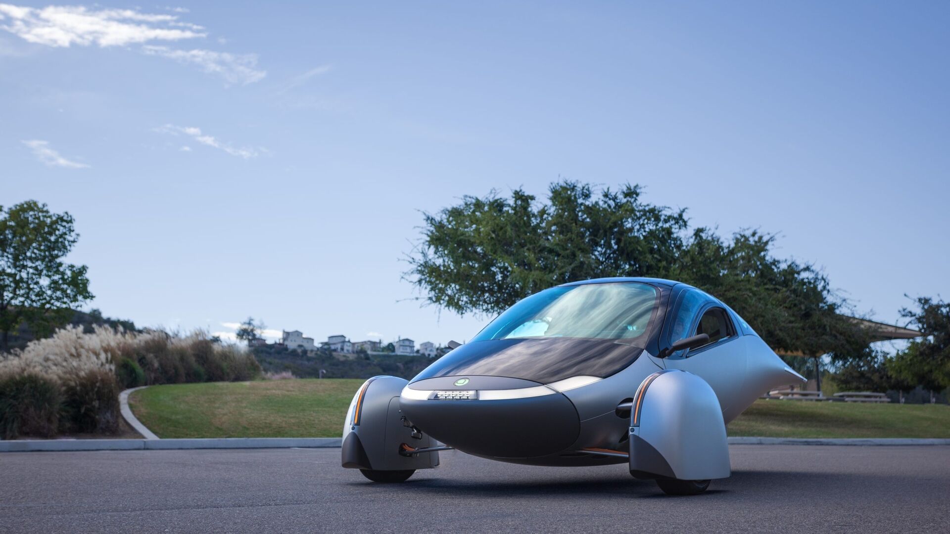 Соларен автомобил: Aptera Delta е най-устойчивият автомобил в света с пробег от 1600 км на батерия и 70 км на слънчева енергия