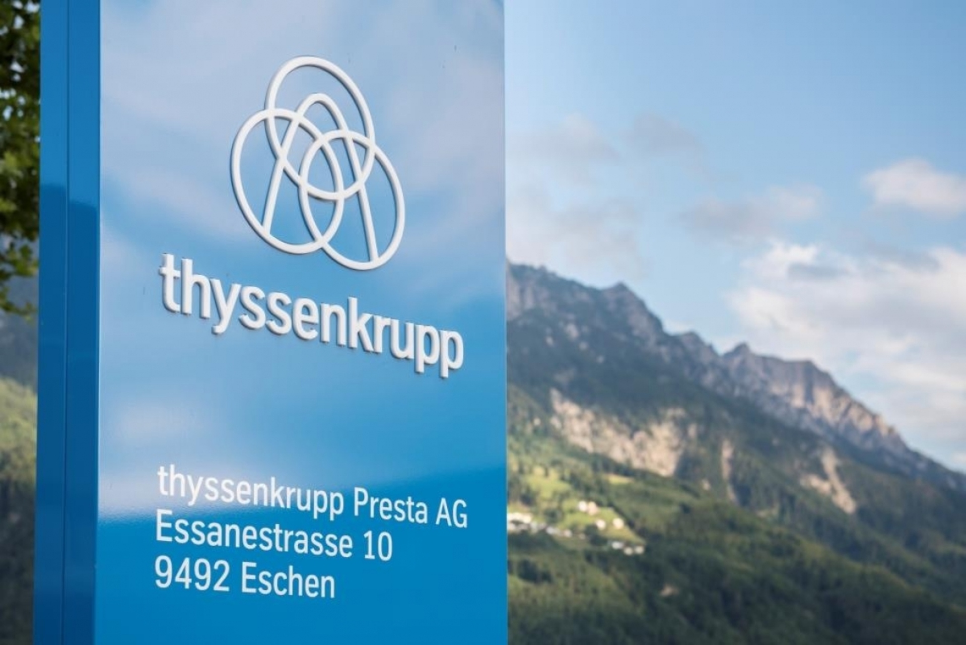 Giornata dell'Innovazione Liechtenstein: la sede della ThyssenKrupp Presta AG a Eschen con l'insegna dell'ingresso