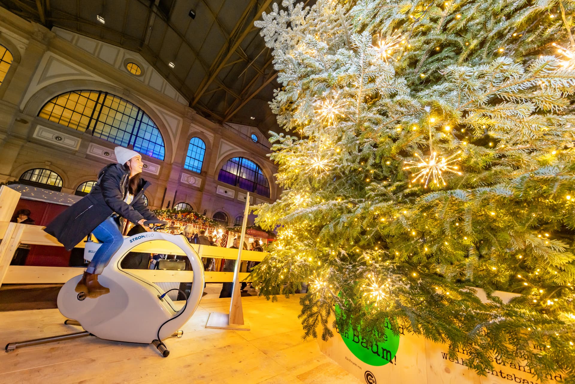Sürdürülebilir Noel: Zürih pedallı Noel ağacı