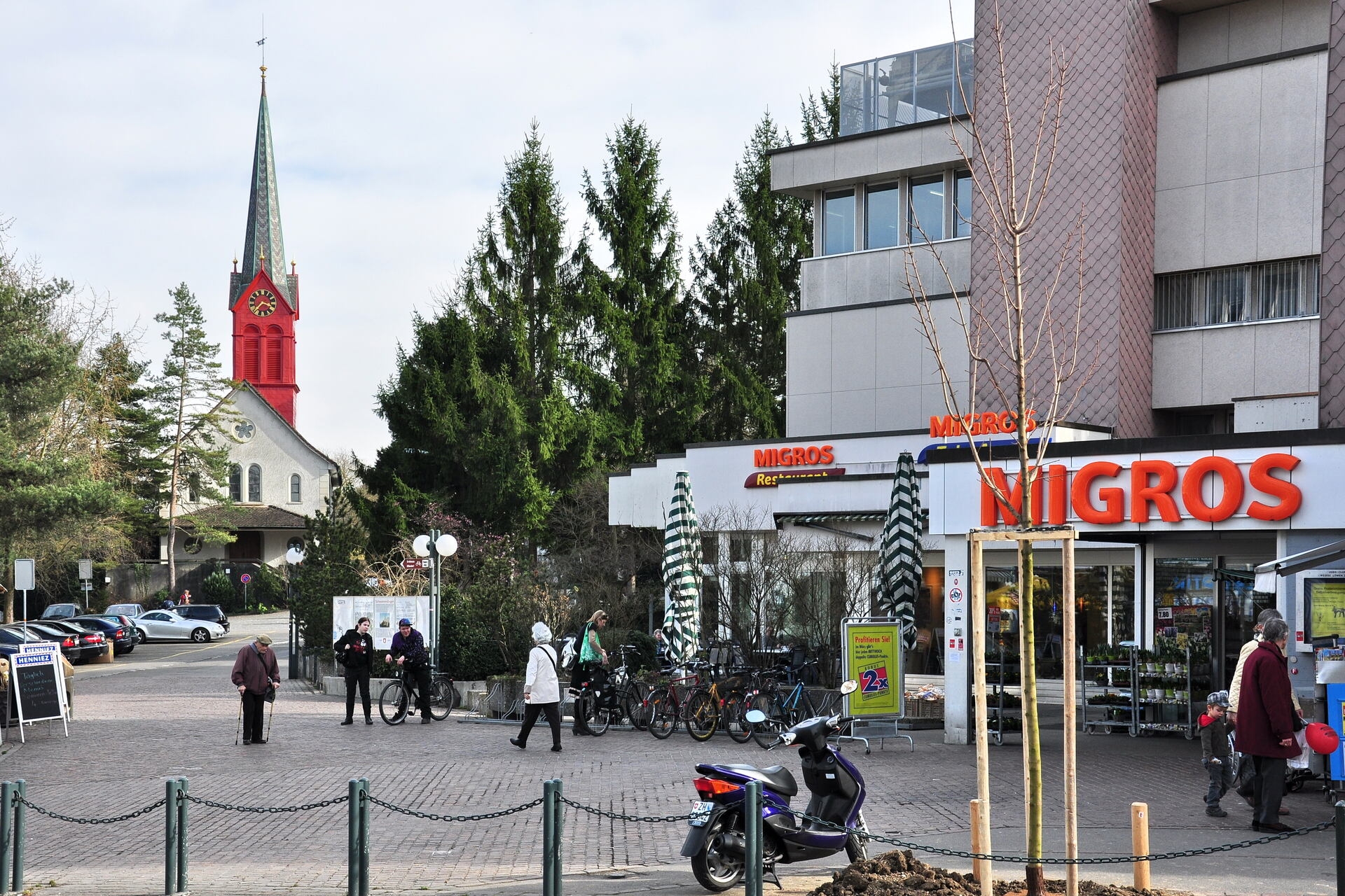 Assistenza sanitaria: Schwamendingen è il Distretto 12 del Comune di Zurigo nell’omonimo Cantone della Svizzera