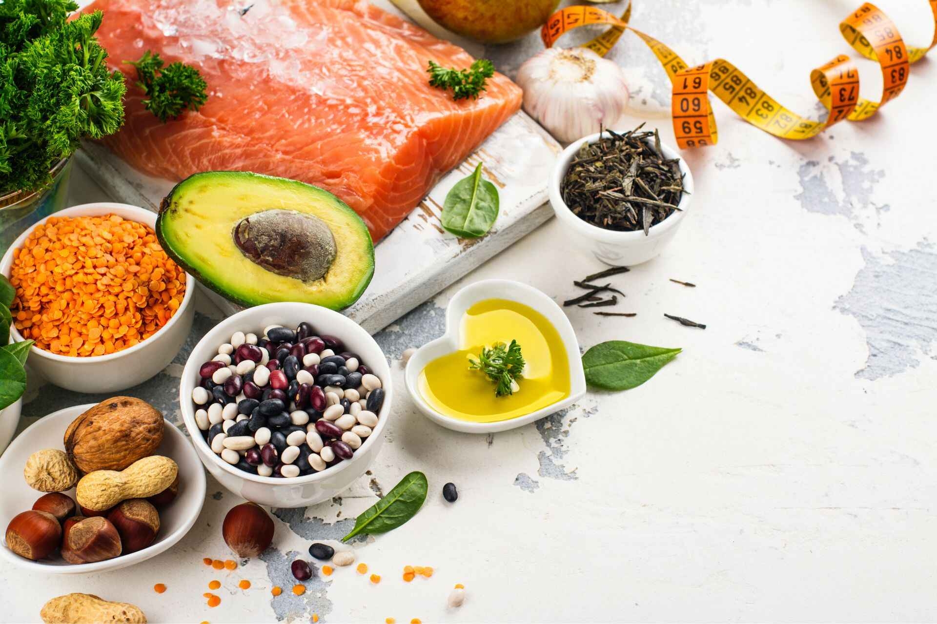 Colesterolo: bisogna scegliere i cibi giusti e mangiare in modo equilibrato e sano