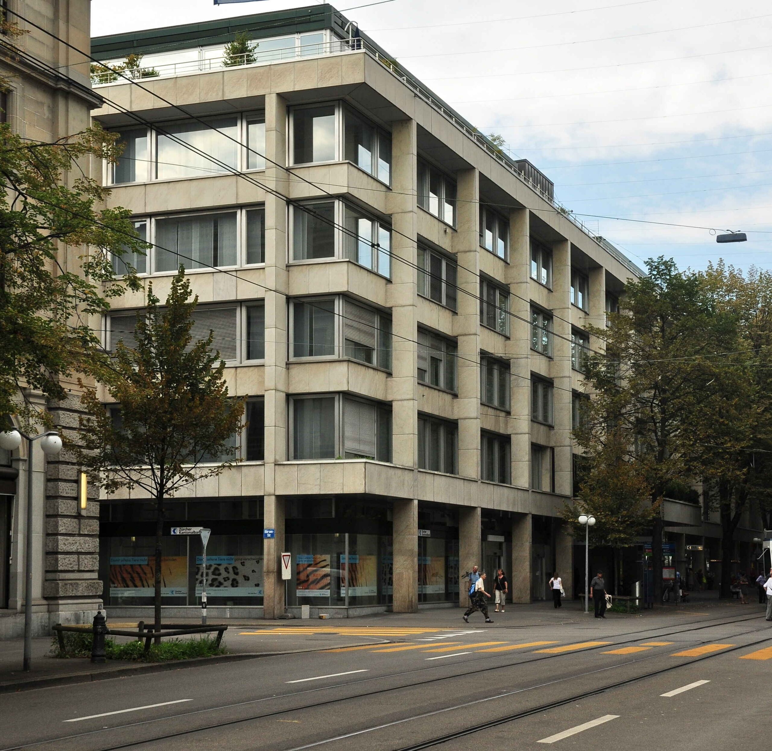 Blockchain: La Banca Cantonale di Zurigo o Zürcher Kantonalbank è la più grande banca cantonale e la quarta più grande banca della Svizzera, nonché il principale fornitore di servizi finanziari nell'area della Grande Zurigo, con un patrimonio totale di oltre CHF 150 miliardi