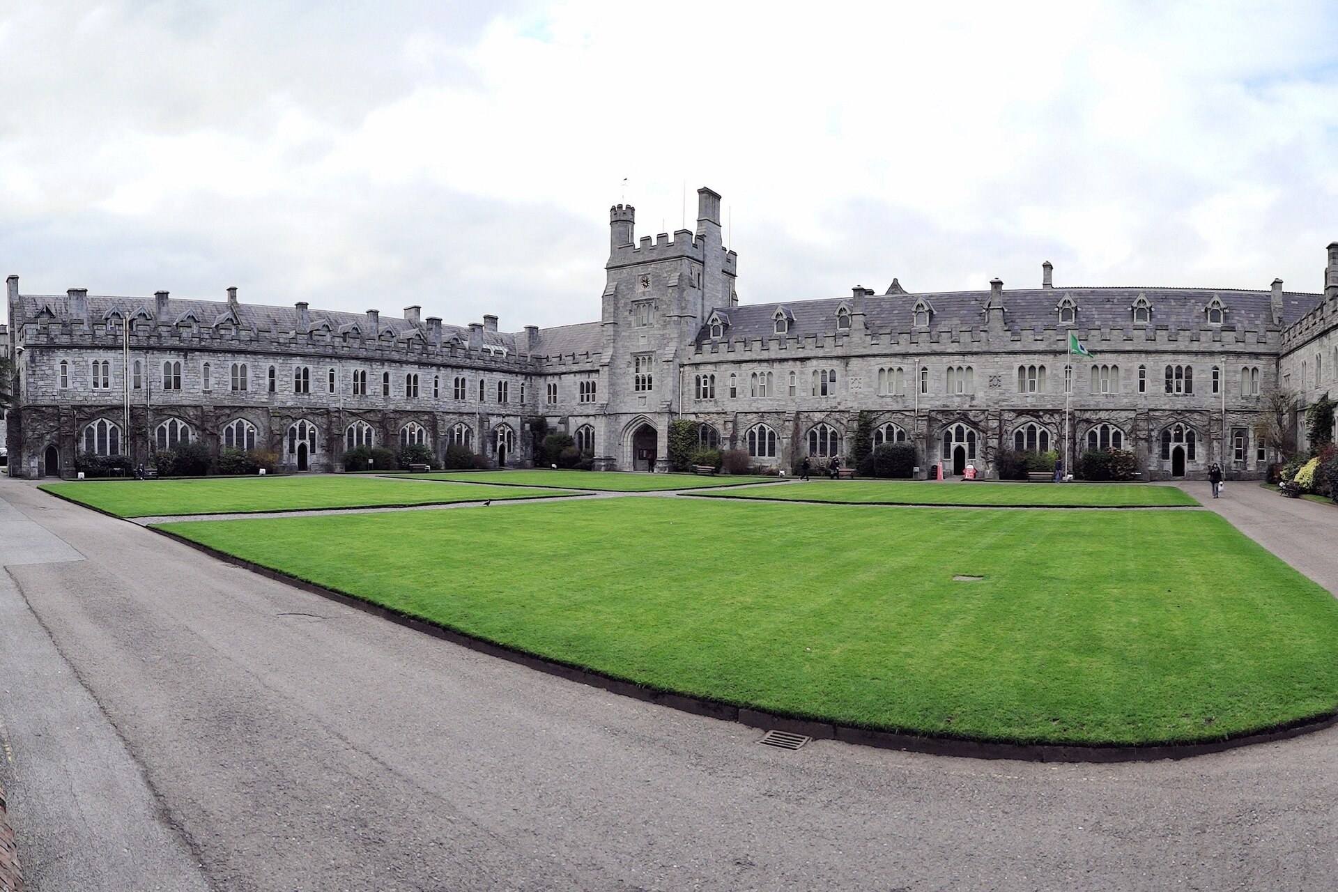 Petrolio: la sede dell'University College Cork in Irlanda