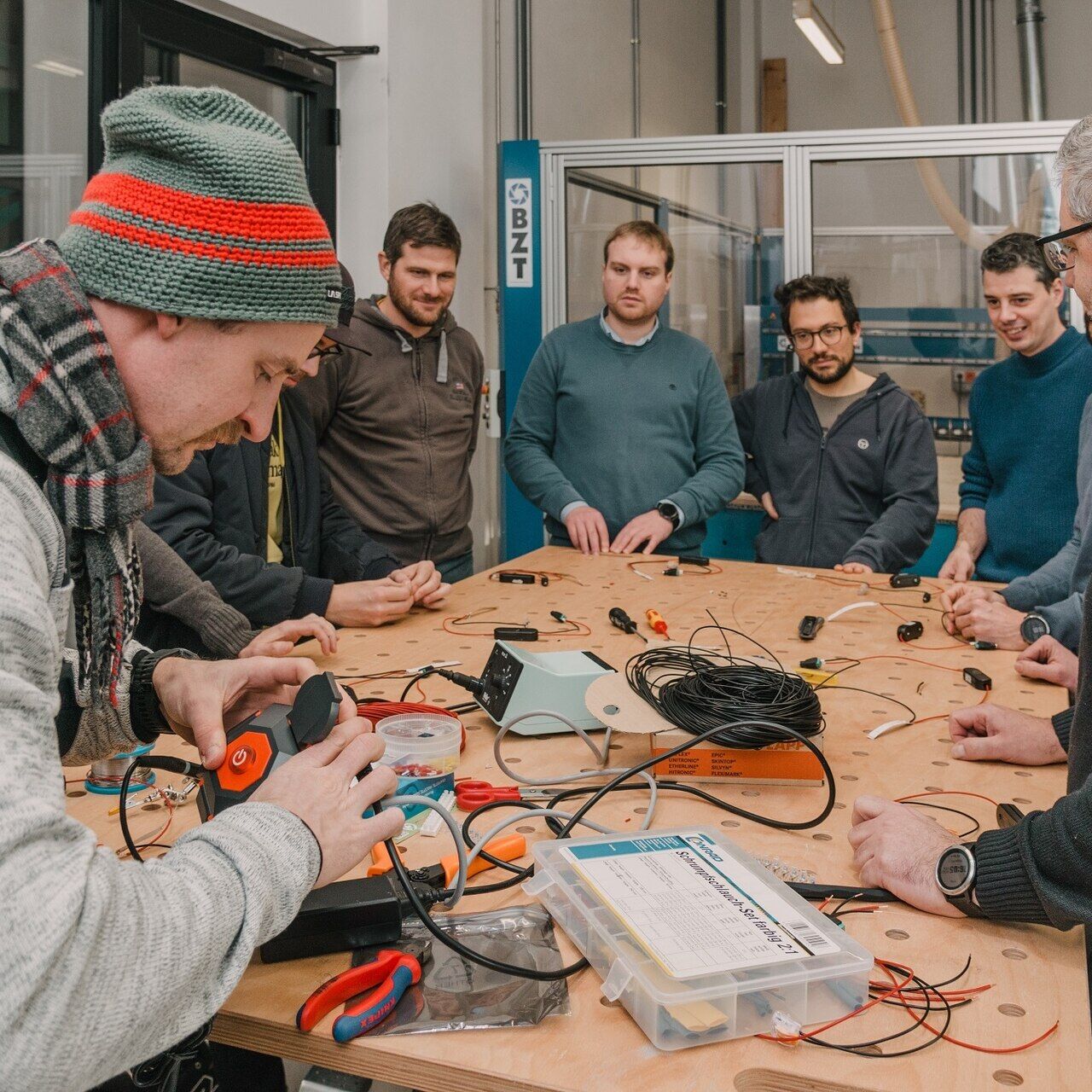 Maker Space: dalla collaborazione tra l’Ufficio Apprendistato e Maestro Artigiano della Provincia Autonoma di Bolzano, lo lvh.apa e il NOI Techpark ha preso avvio un percorso dedicato alle nuove sfide della digitalizzazione per le imprese artigiane