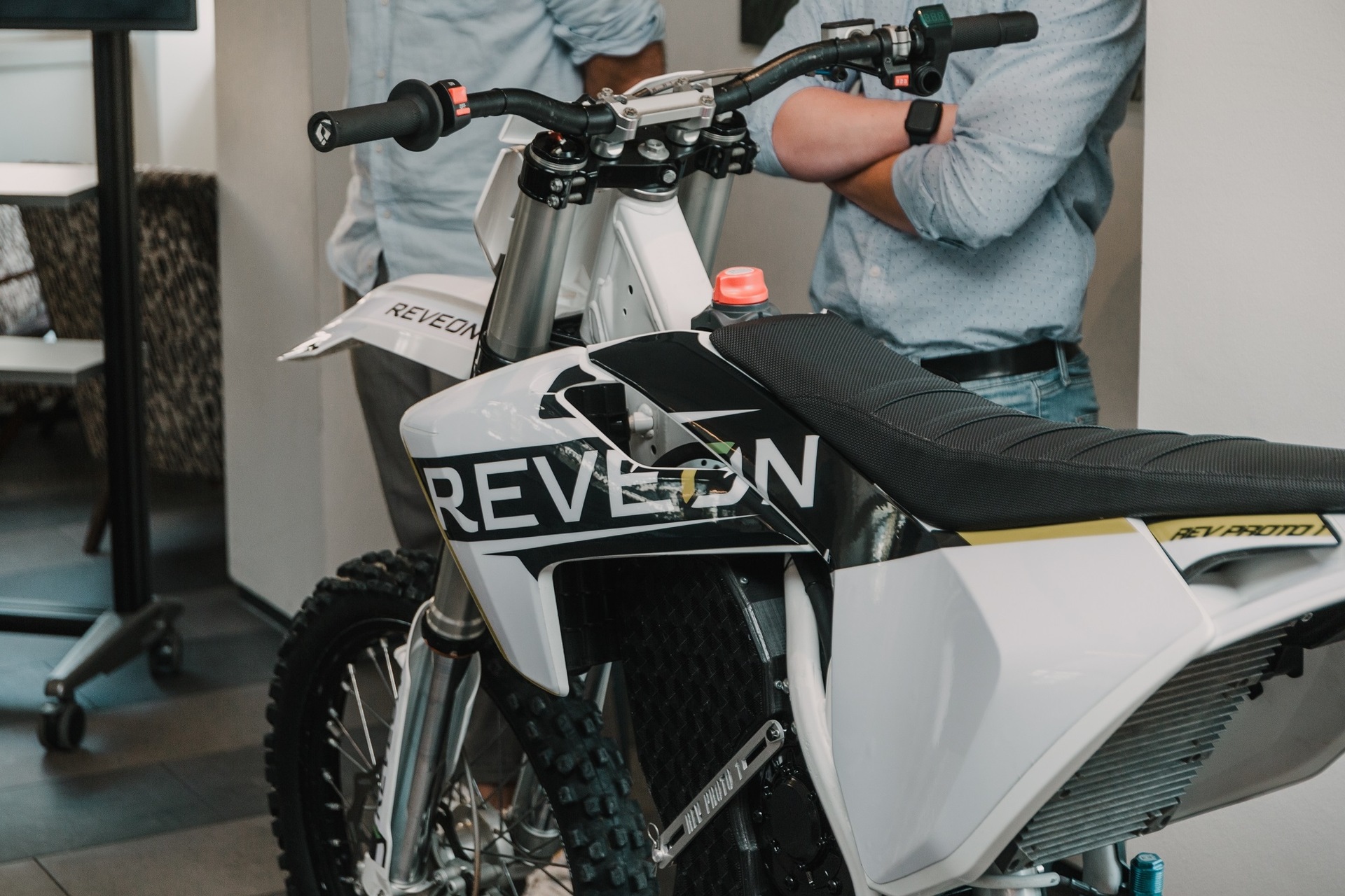 Bolzano: Reveon è una moto Off-Road completamente elettrica, pensata sia per lo sport di alto livello che per la circolazione in strada, che verrà sviluppata all'interno del NOI Techpark