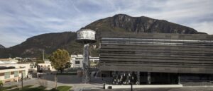 Bolzano: la sede del NOI Techpark con la torre piezometrica in bella evidenza