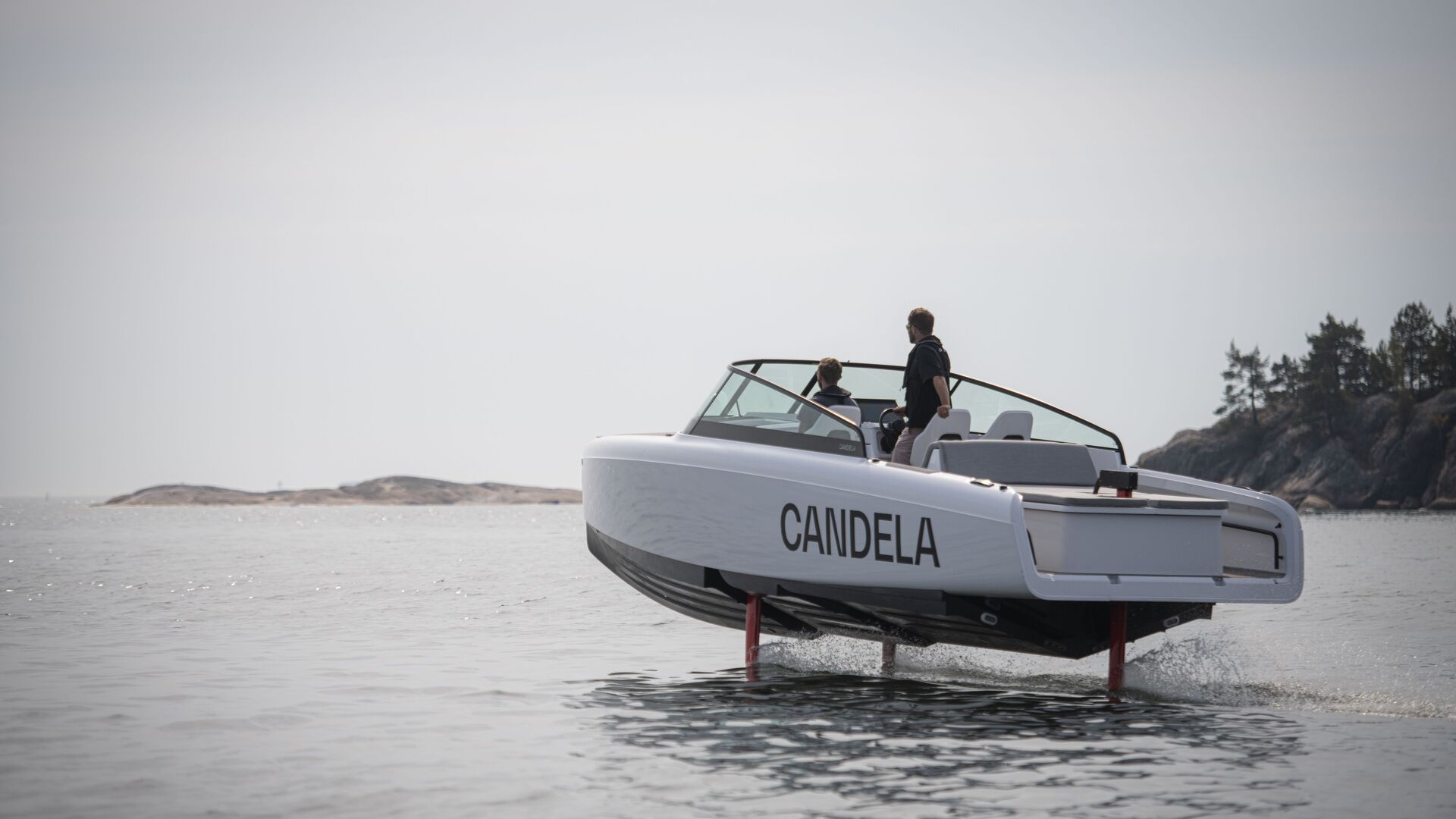 Candela C8: стійке судно під час навігації