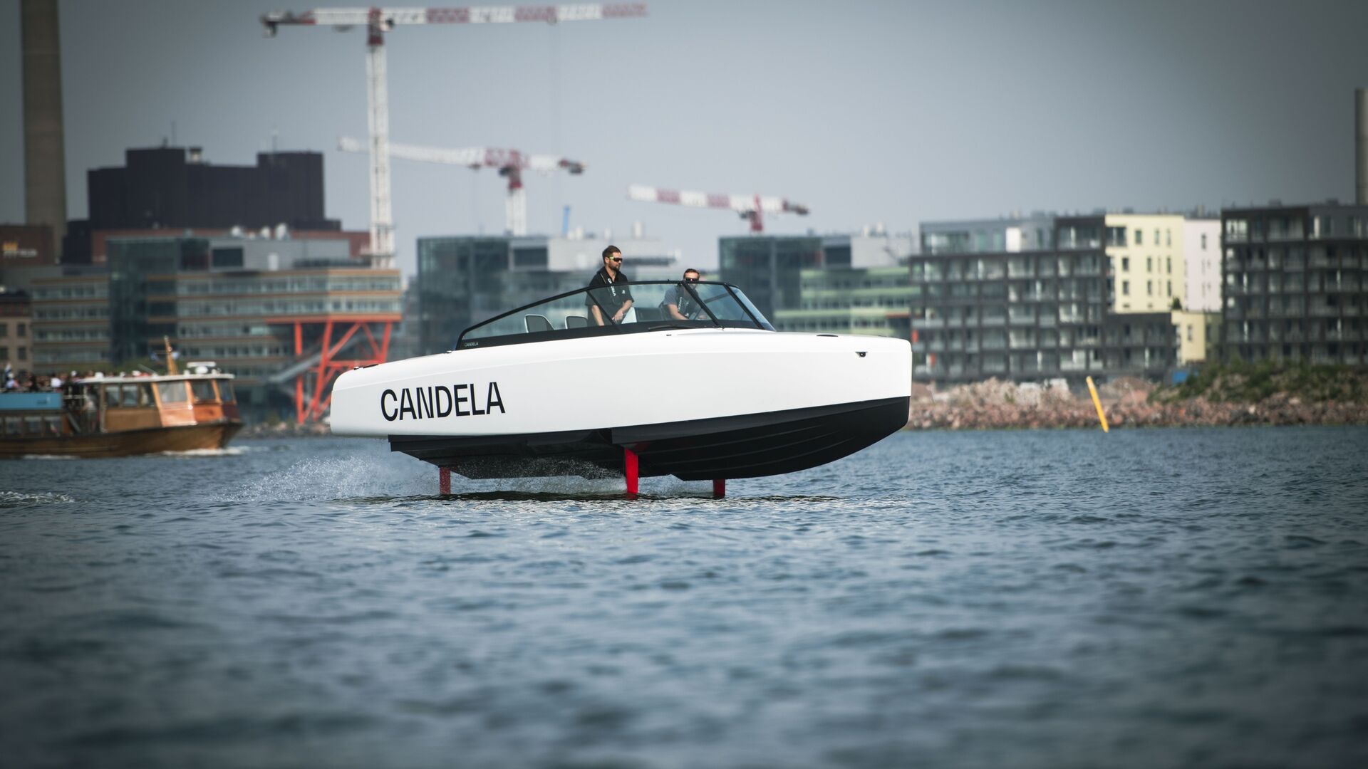 Candela C8: устойлівае судна падчас навігацыі