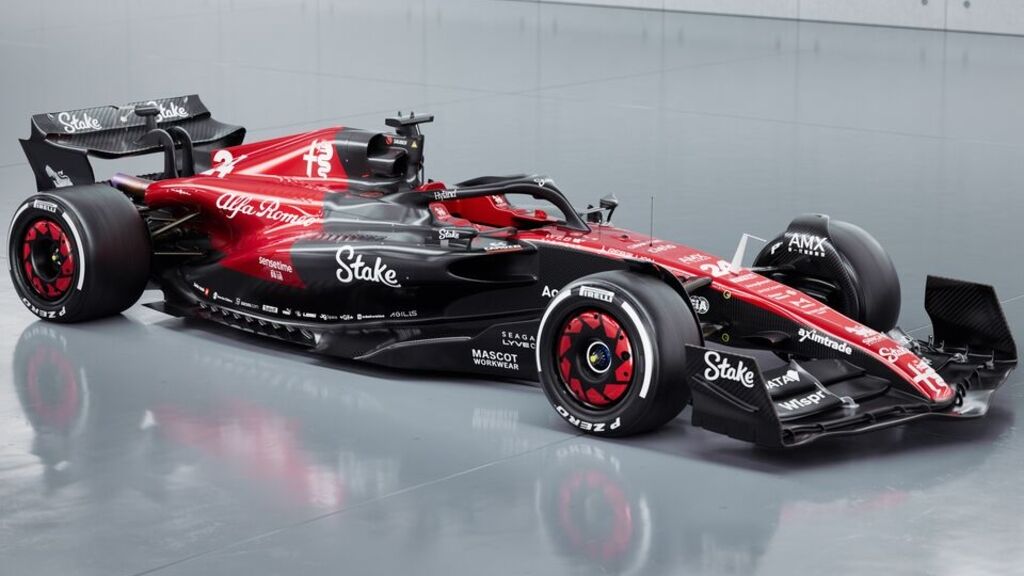 Жасалма интеллект: Alfa Romeo F1 Team Stake C43 7-жылдын 2023-февралында Цюрихте SRF студияларында көрсөтүлдү.