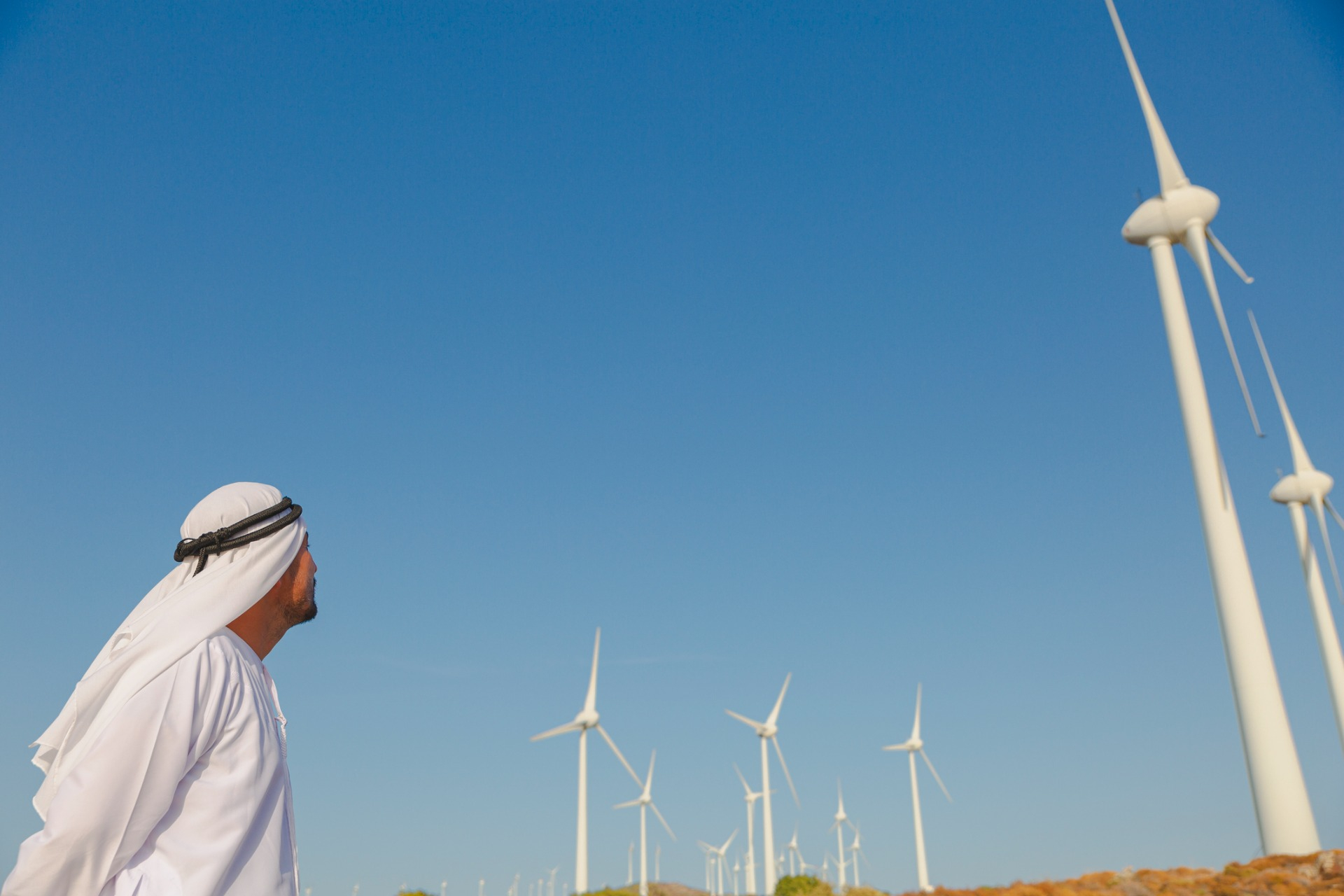 Sostenibilità: impianto eolico nel deserto
