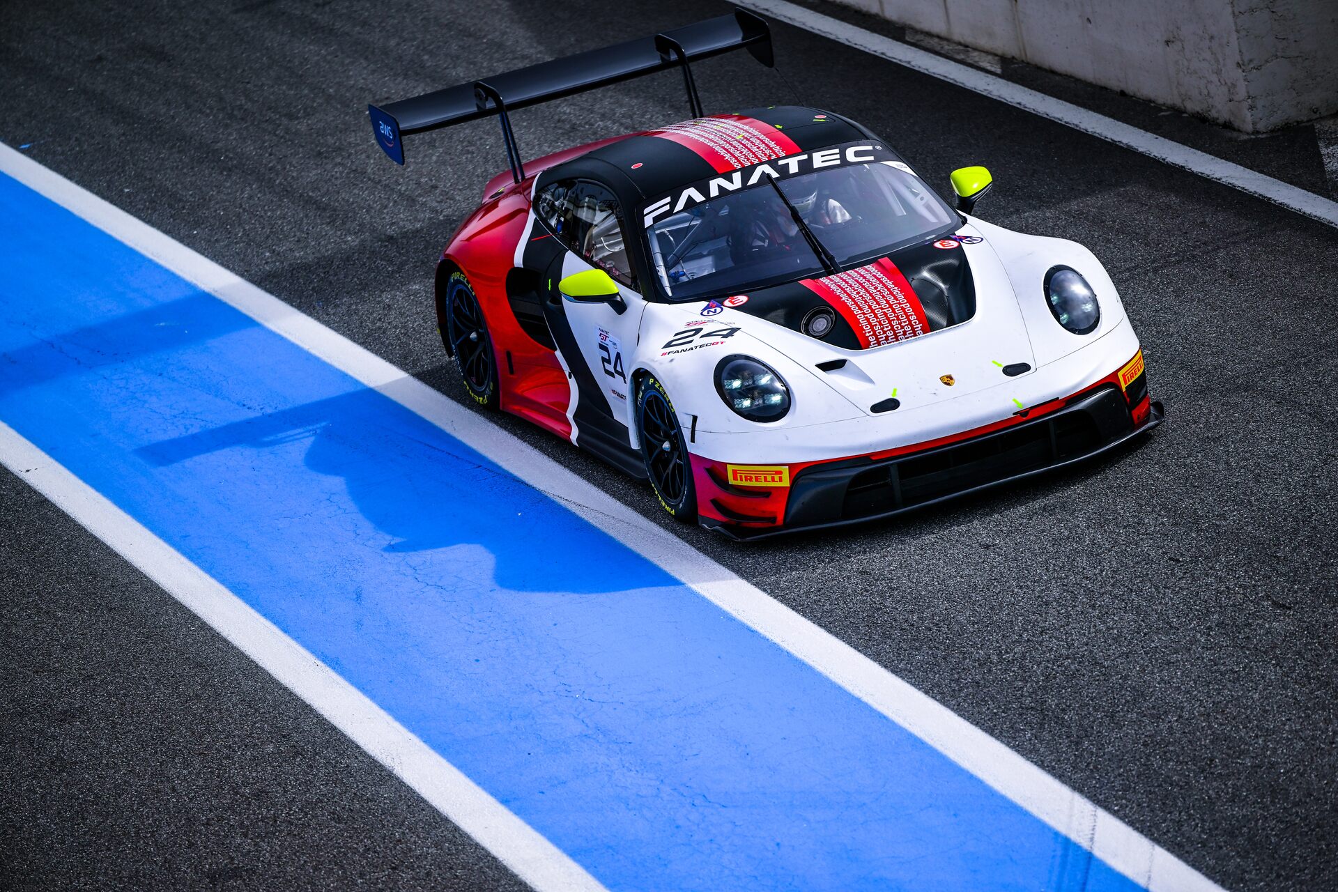 Алекс Фонтана: Porsche Ticino төвүүдийн Porsche GT3 R болон 2023 онд болох GT World Challenge тэмцээнд Тичиногийн жолооч Иван Жакома, Ники Лейтвилер нарын хамт оролцох автомашины цуглуулга.