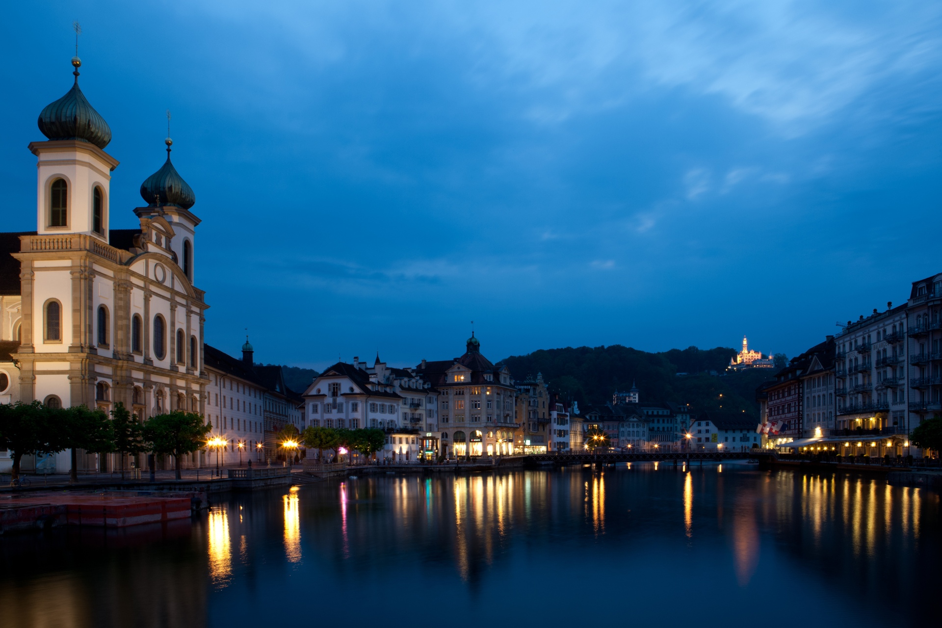 Blue Peace: a Lucerna il Lago dei Quattro Cantoni rappresenta un'importante riserva d'acqua della Svizzera