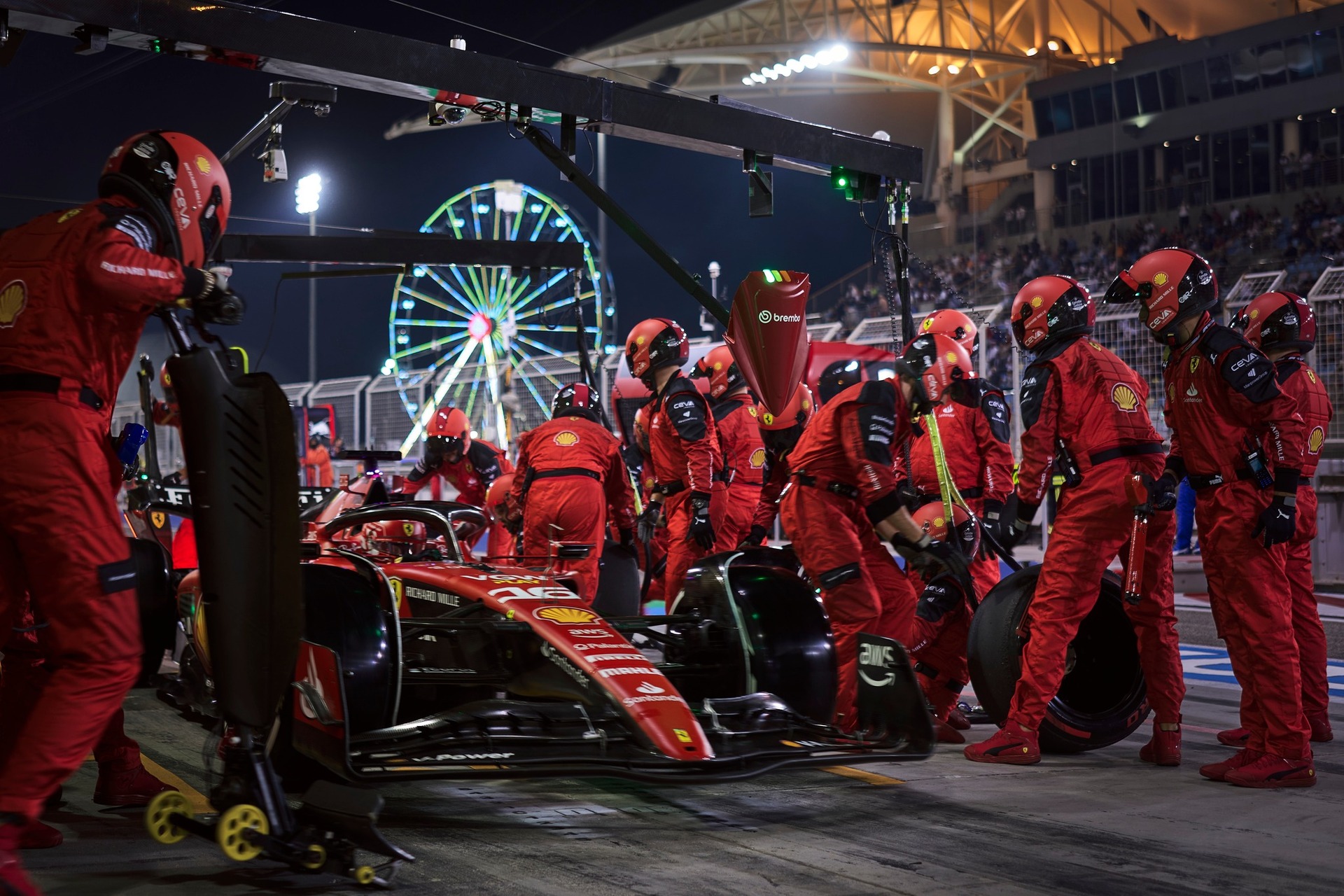 Fernando Alonso: il ritiro di Charles Leclerc nel GP del Bahrein 2023 di F1 è stato cagionato da un'avaria al motore
