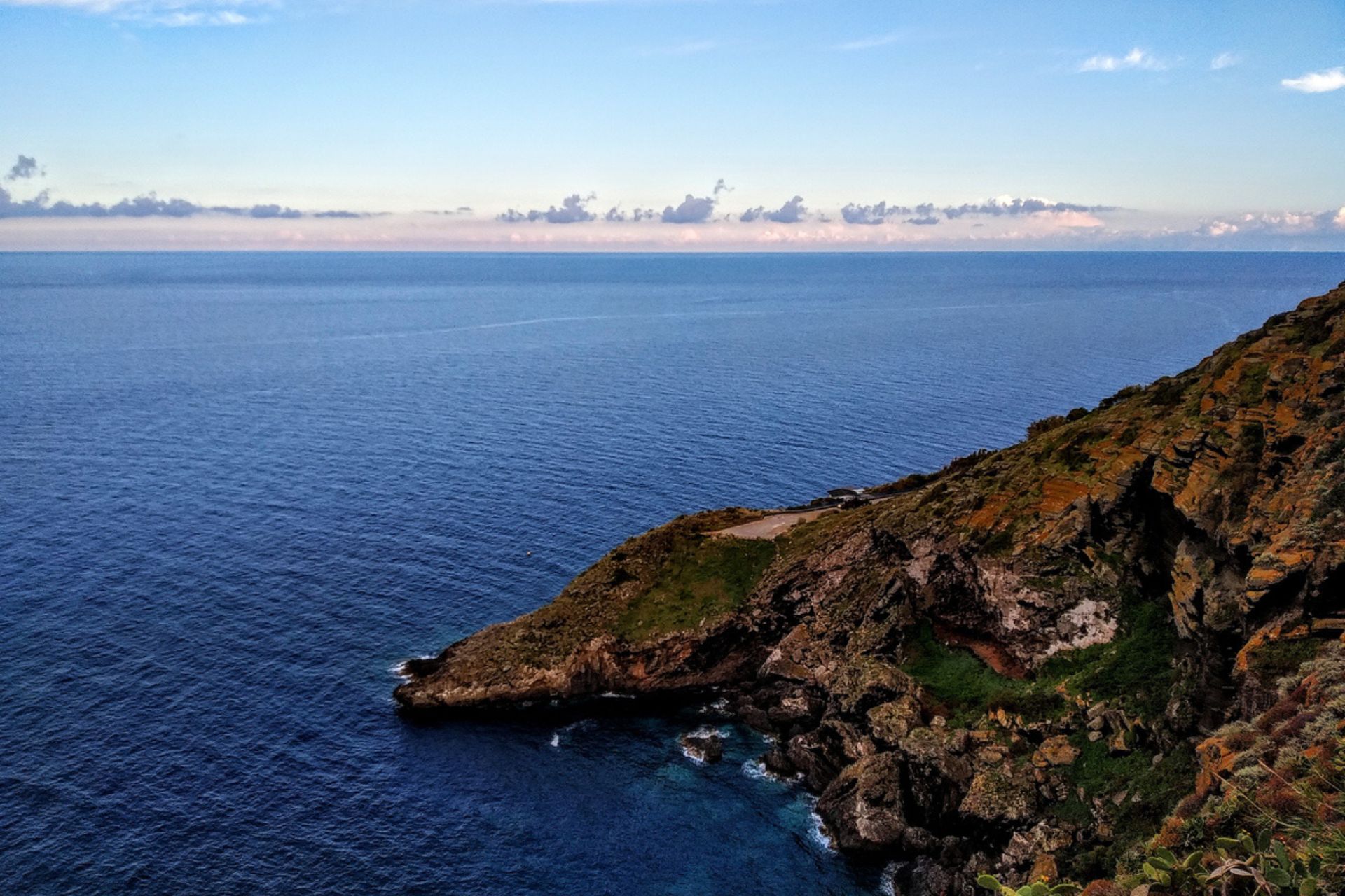 turismo sostenibile: La costa di Ustica
