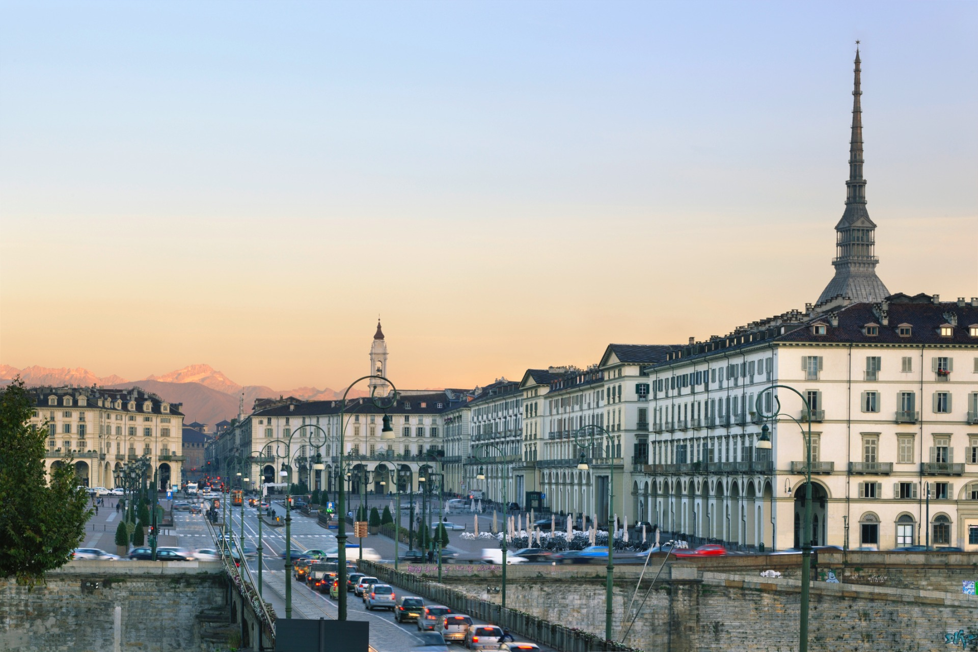 Parcheggi: economia circolare, verde urbano, strade e trasporti efficienti: ecco come Torino si sta muovendo per diventare più green