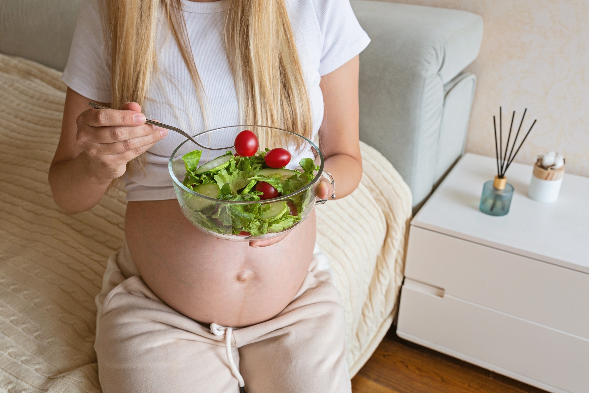 Gravidanza: nel terzo trimestre di gravidanza, la mamma dovrà scegliere con estrema cura tutti gli alimenti