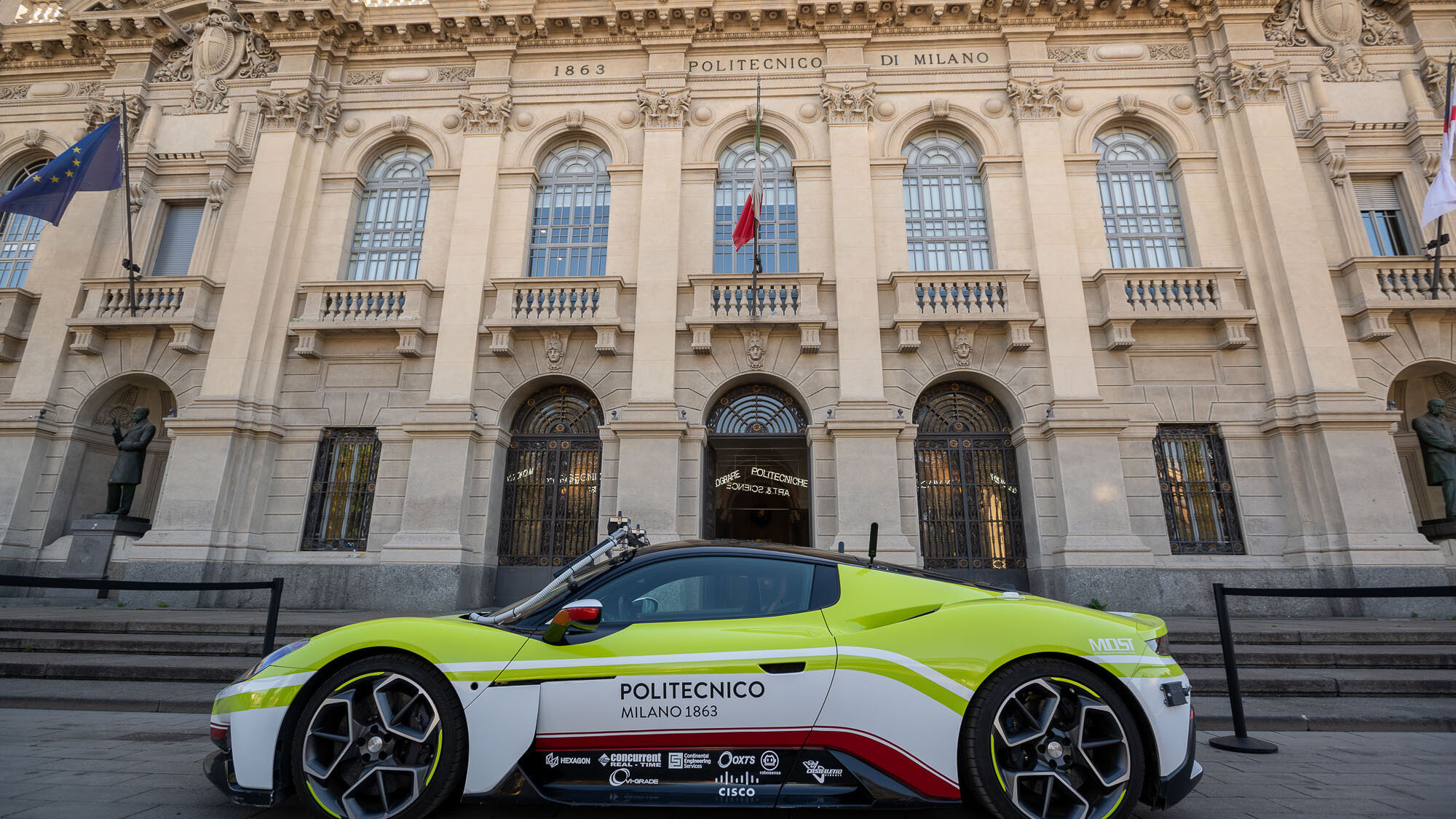 Autonomous na pagmamaneho: ang Maserati MC20 Cielo na itinakda ng Milan Polytechnic at nilagyan ng robo-driver