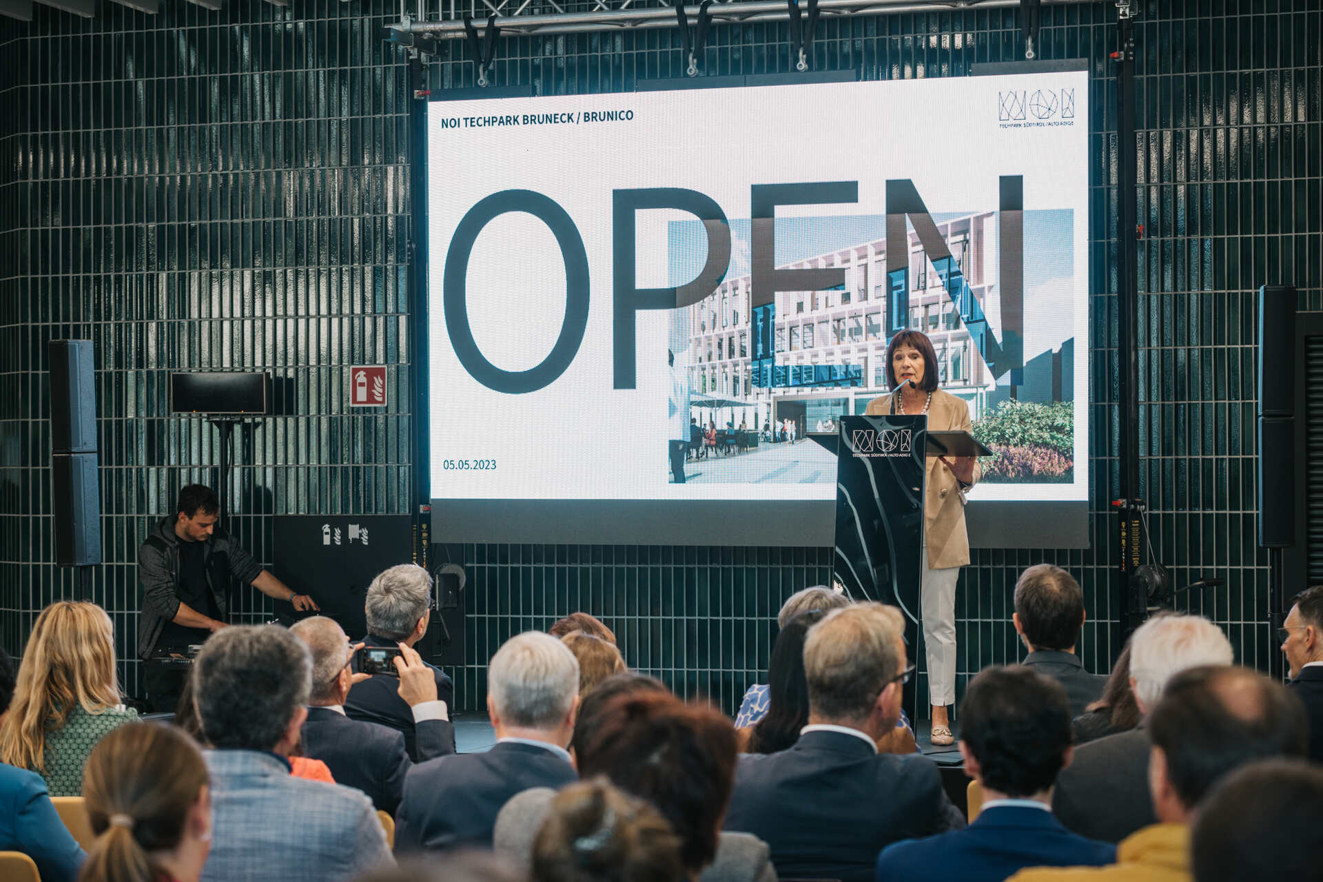 Val Pusteria: Discursul Helga Thaler, președintele NOI Techpark, la inaugurarea centrului pentru mobilitatea durabilă a viitorului din Brunico, pe 5 mai 2023, în Tirolul de Sud