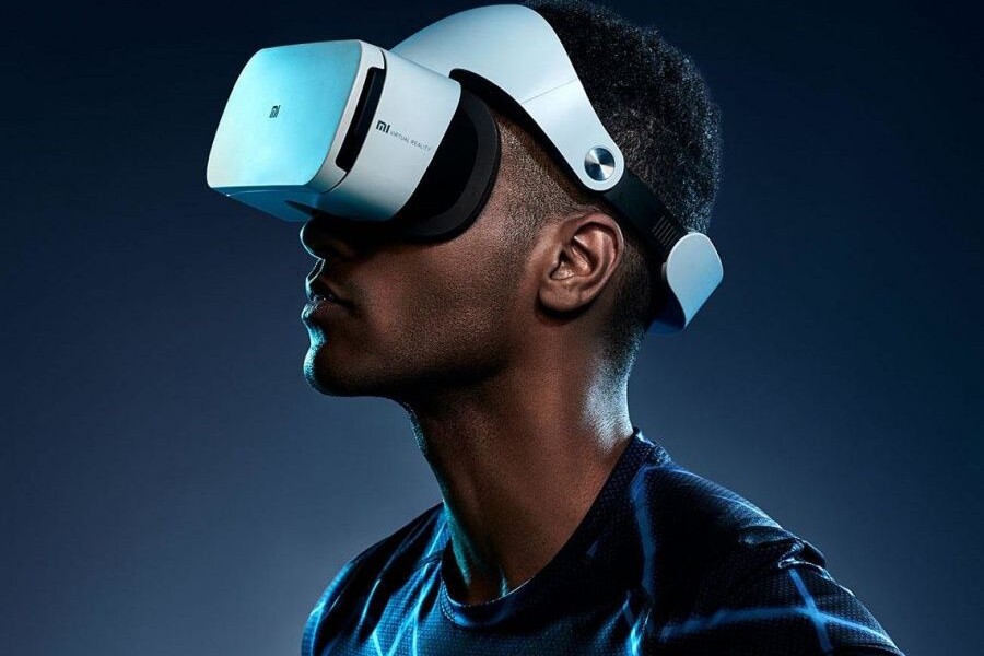 Perdagangan: VR memungkinkan pembuatan simulasi yang sangat imersif, yang memungkinkan pengamatan perilaku di lingkungan yang dinamis