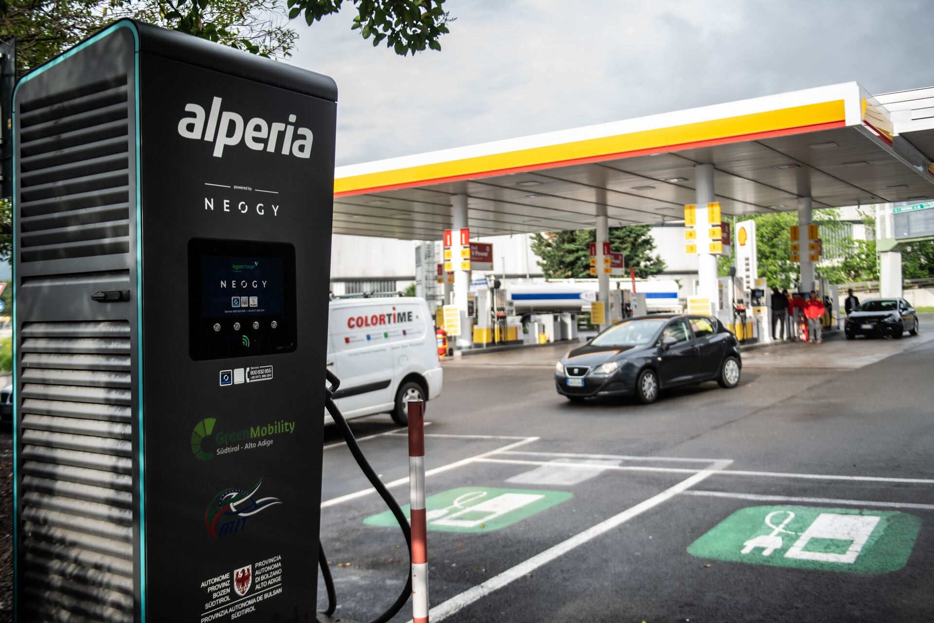 data exchange: documentation and visualization of electric charging stations in public spaces: this is the aim of the innovative cooperation between South Tyrol, Tyrol and Bavaria (Photo: Ivo Corrà/NOI Techpark)