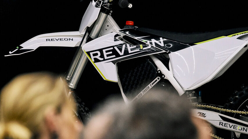 NOI Techpark: Reveon Motorcycles, premiata al NOI Techpark di Bolzano fra le start-up, è un innovativo prototipo di motocicletta Off-Road completamente elettrica per le gare sportivo di alto livello