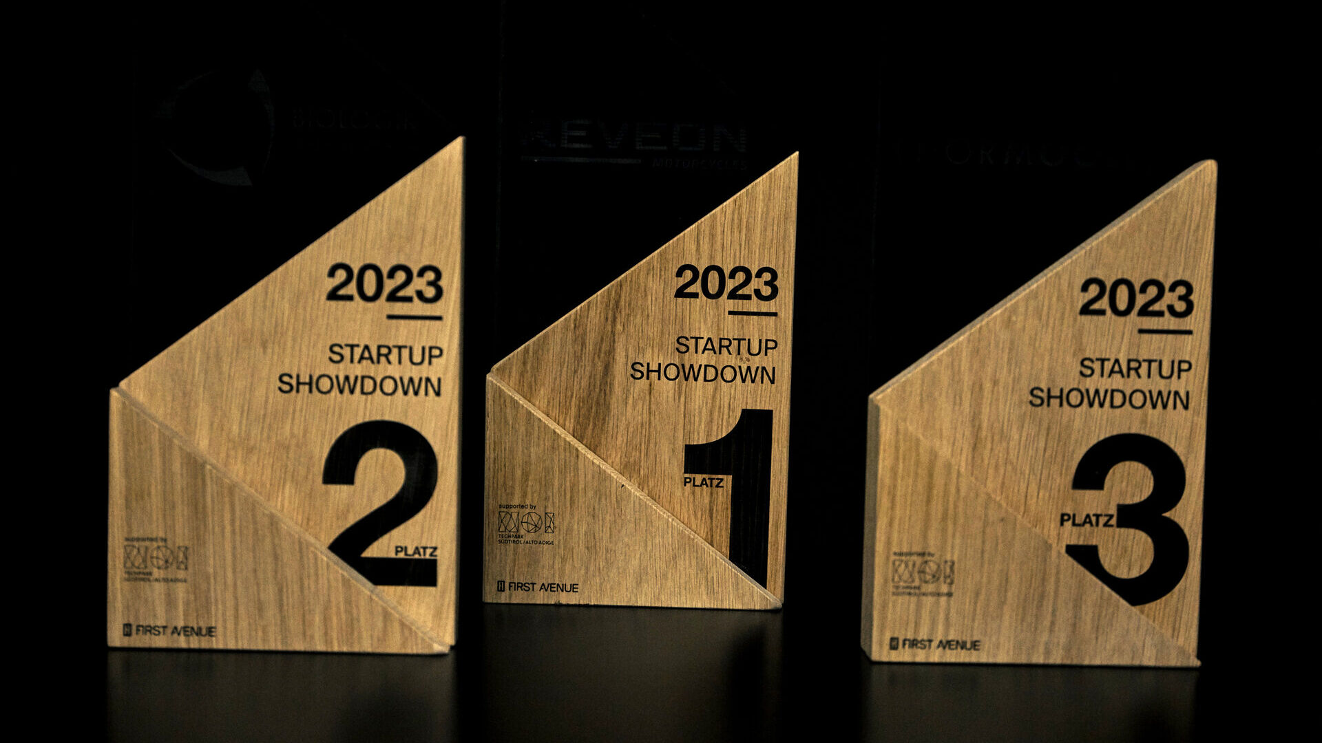 NOI Techpark: i premi fisici del primo Start-up Showdown Alto Adige, organizzato nel 2023 da First Avenue e sostenuto da NOI Techpark