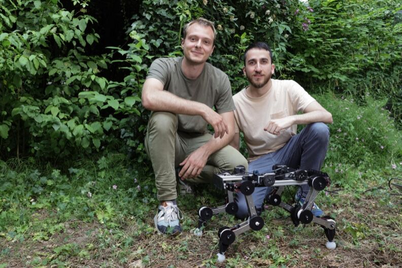 Cane robot: gli ingegneri Mickaël Achkar e Francesco Stella
