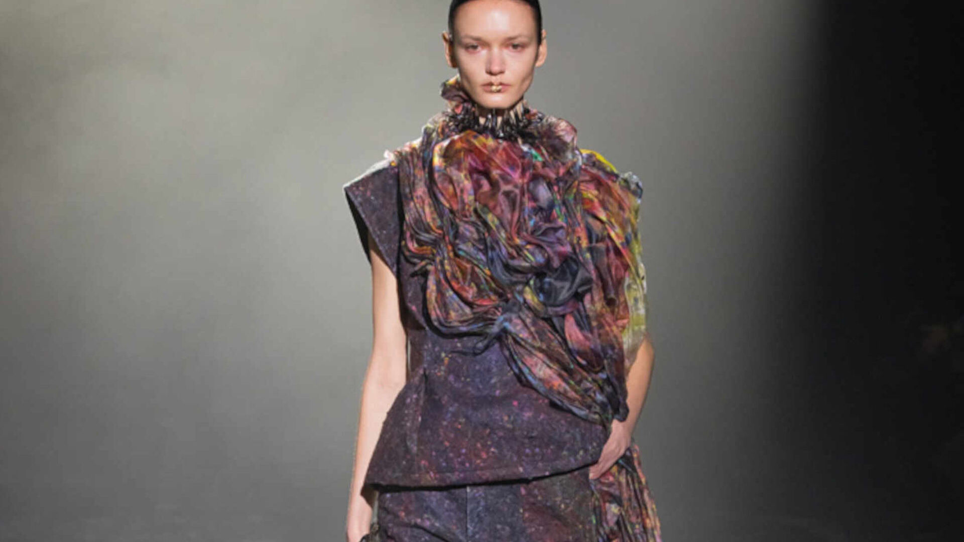 Hållbart mode: Yuima Nakazato och haute couture-kollektionen som kommer från soptippen
