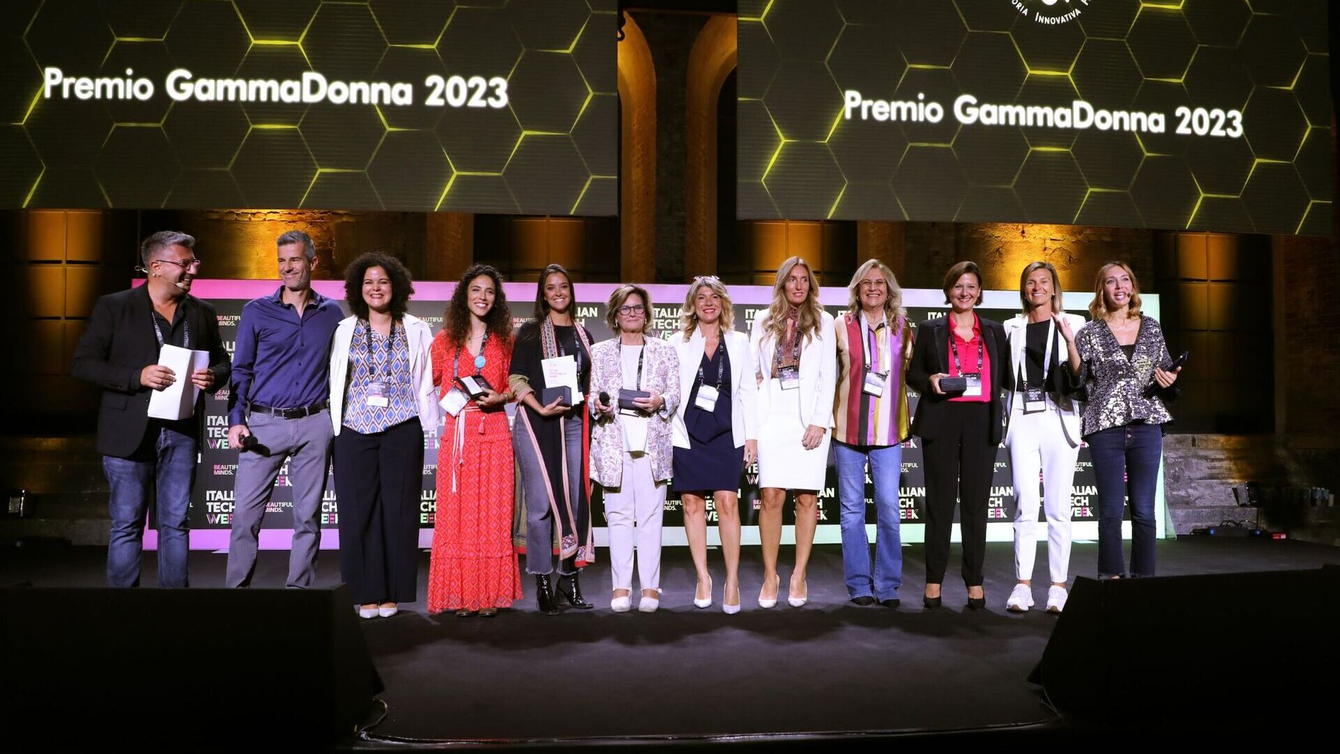 Premio GammaDonna: un'associazione no-profit, con sedi a Torino, Milano e Roma in Italia