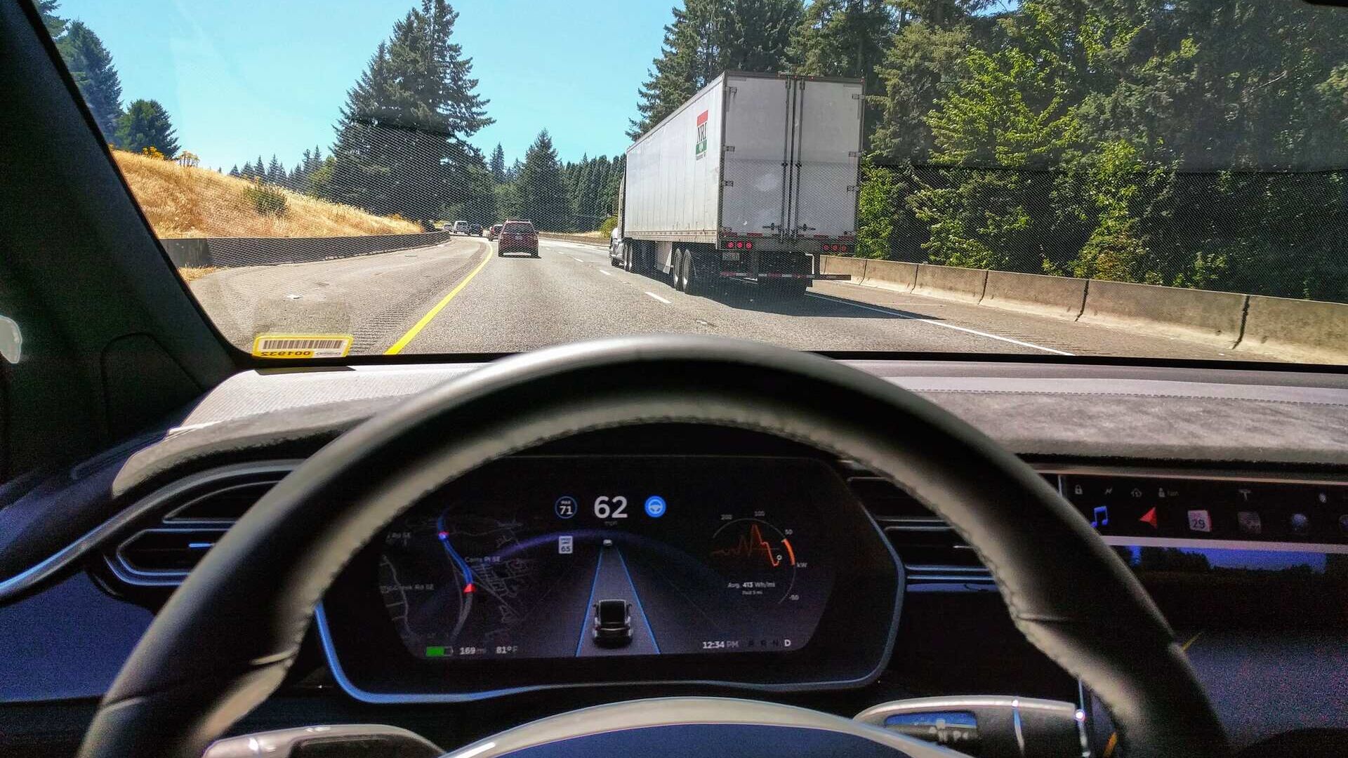 Guida automatizzata: la Tesla Model X