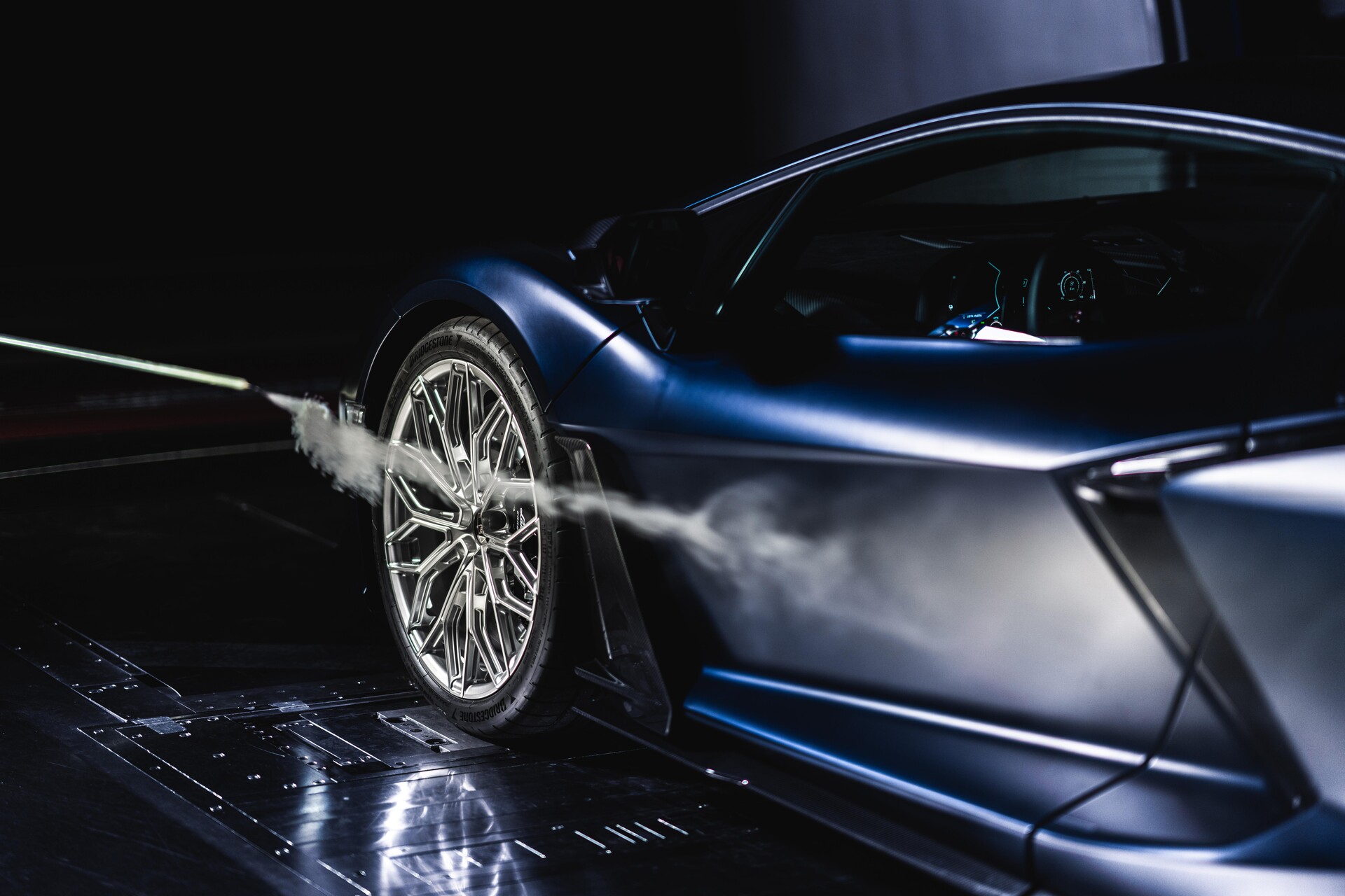Дызайн і аэрадынаміка: відэа «Beyond design, mastering the air» Automobili Lamborghini