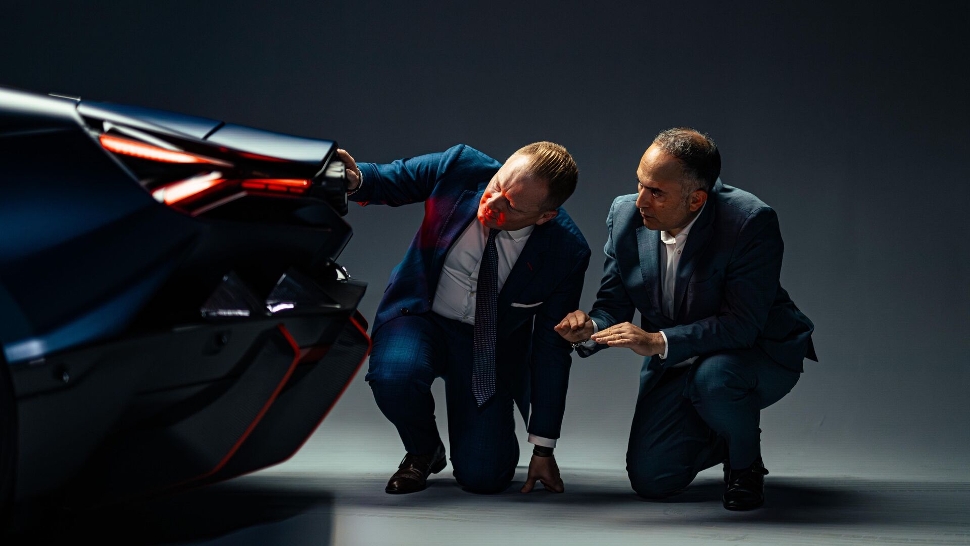 Design och aerodynamik: Mitja Borkert och Ugo Riccio från Automobili Lamborghini