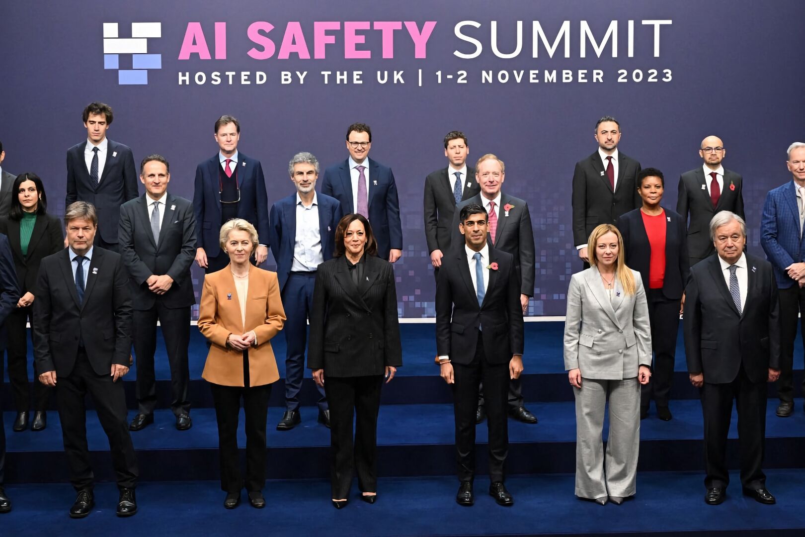 Yapay Zeka Güvenliği: Dünya liderleri Britanya'daki Bletchley Park'taki 2023 Yapay Zeka Güvenlik Zirvesi'nde bir araya geliyor
