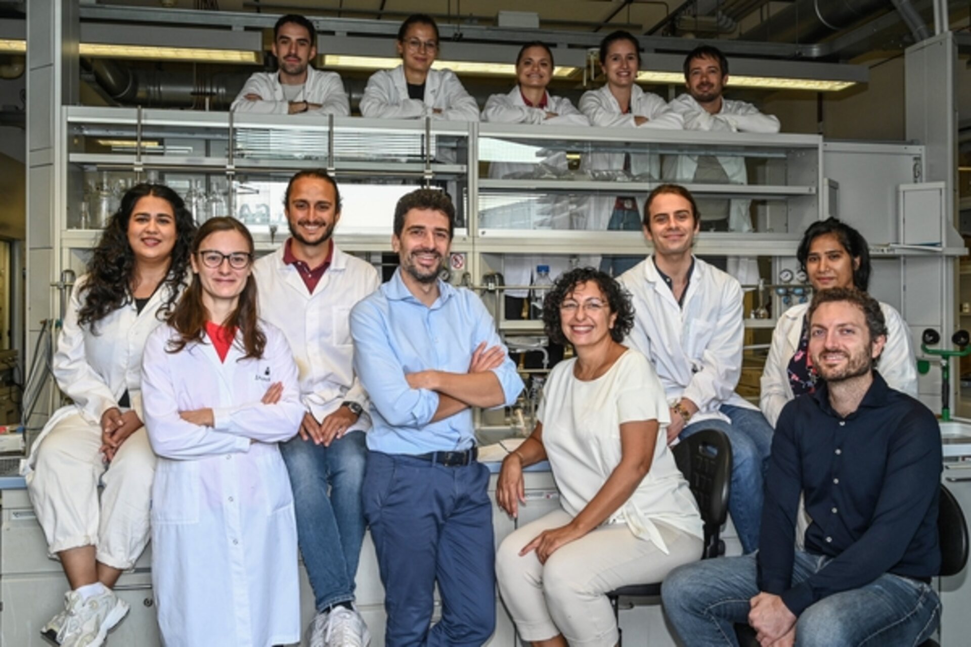 Ракообразни: Клаудия Крестини и Матео Джили в лабораторията с изследователите от техния екип в университета Ca' Foscari във Венеция