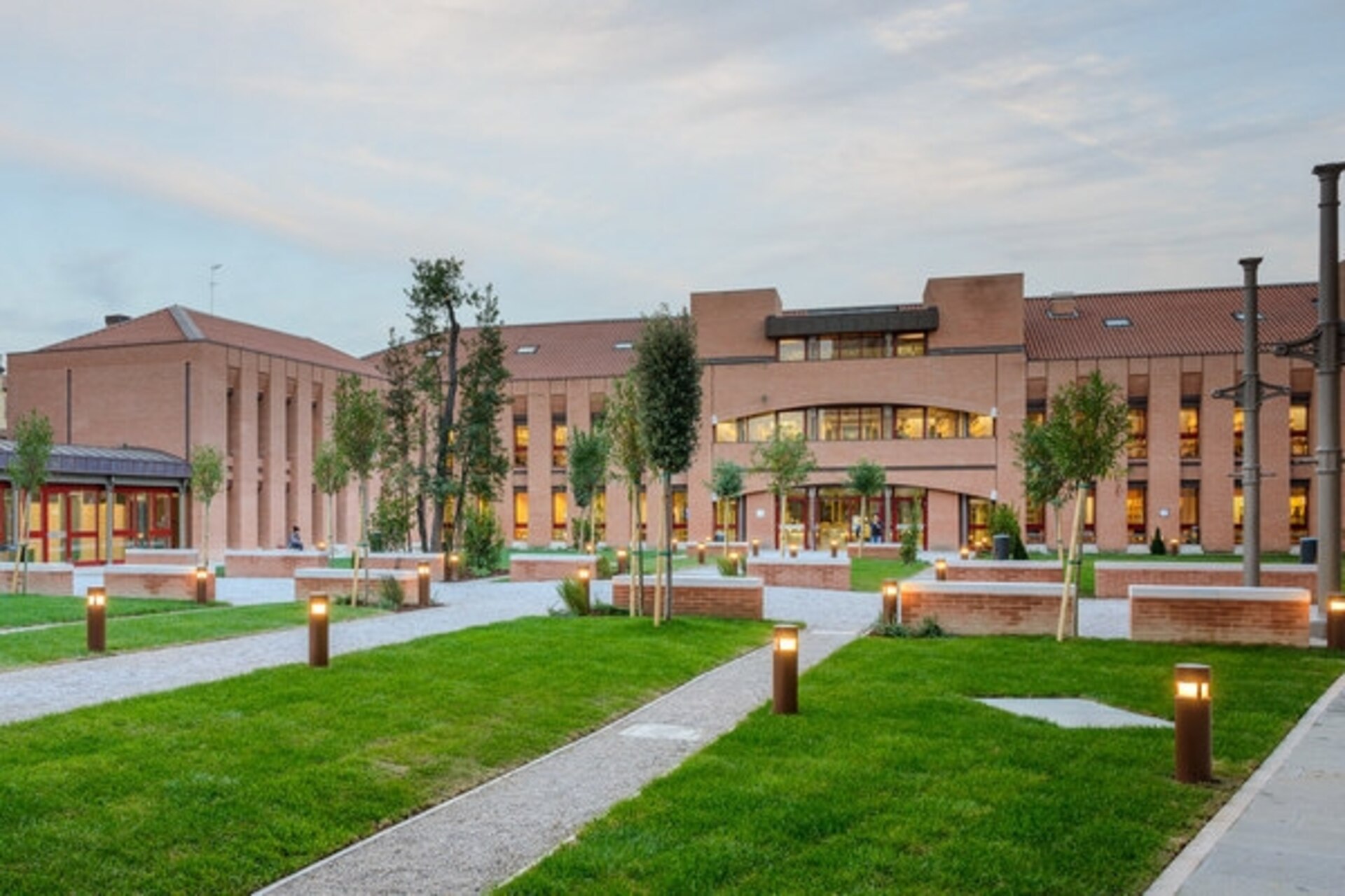 Crostacei: con l'intervento di recupero dell'area ex Mulini Passuello, nel 2014 è stato inaugurato il Campus Economico di San Giobbe, che riunifica tutte le attività dell'area di Economia dell'Università Ca’ Foscari di Venezia