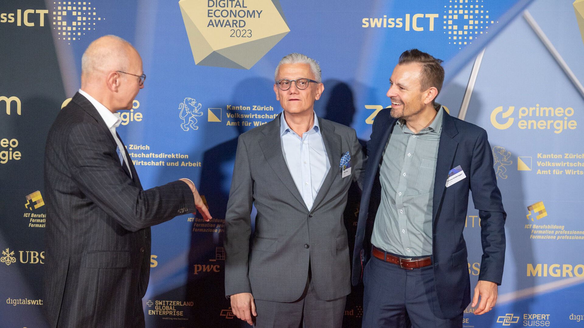 Дижитал эдийн засгийн шагнал: 16 оны 2023-р сарын XNUMX-нд Швейцарийн Цюрих хотын Hallenstadion-д болсон шагнал гардуулах ёслолын гэрэл зургийн цомог.