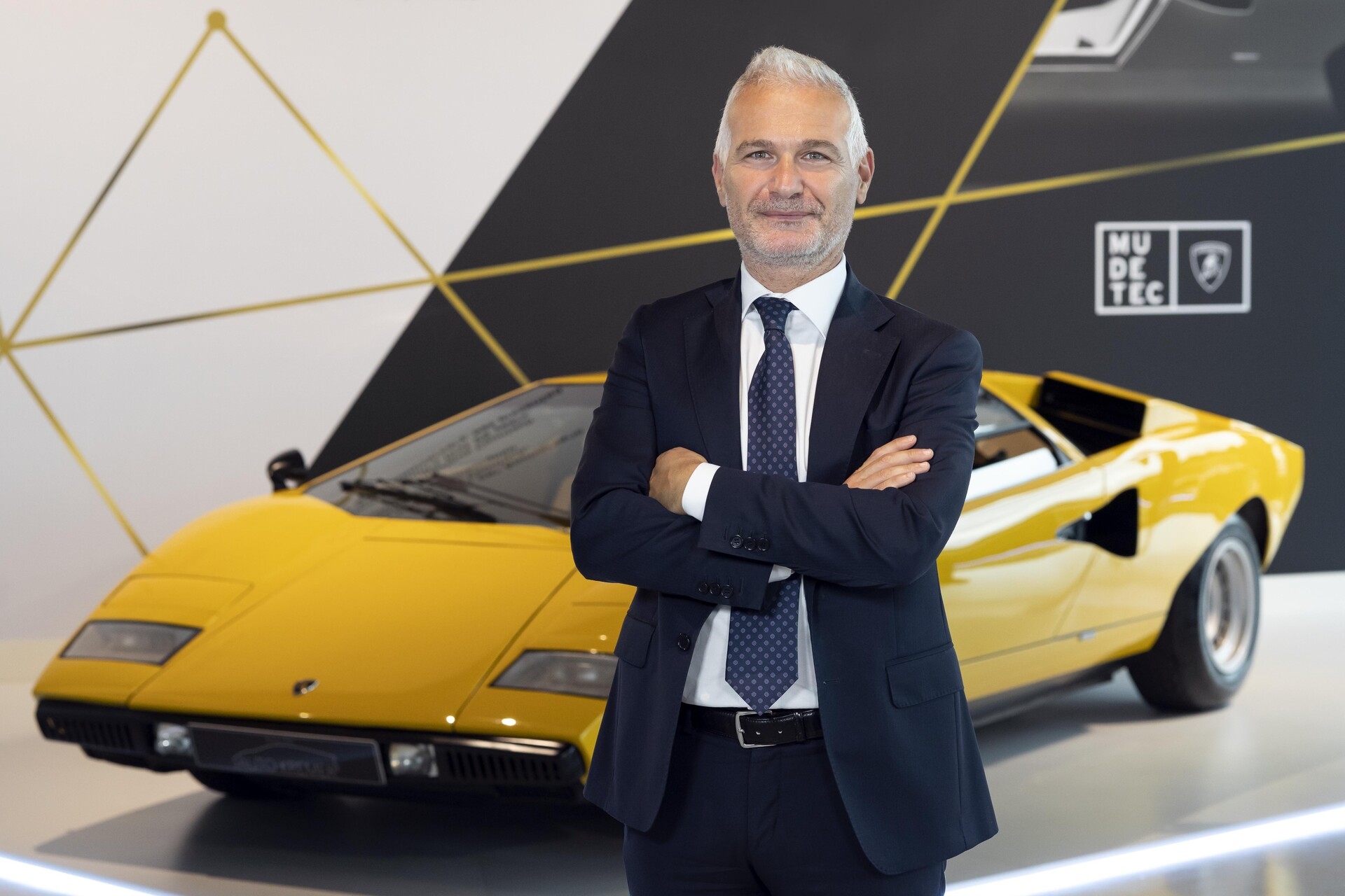 Lanzador: Christian Mastro는 Automobili Lamborghini의 마케팅 이사입니다.