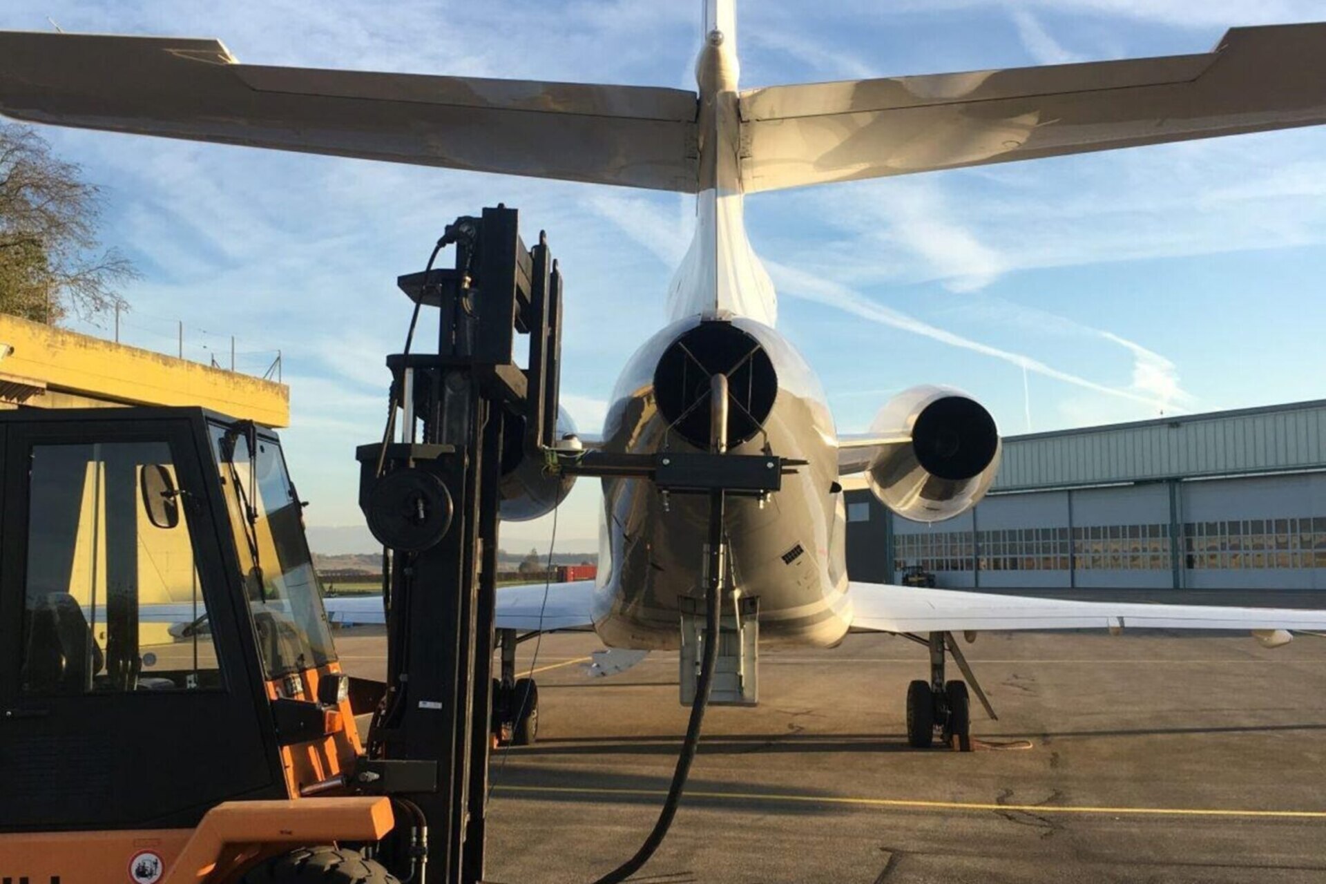 Vazduhoplovstvo: testovi novog održivog goriva od strane Schweizer Armee u Payerneu u kantonu Vaud