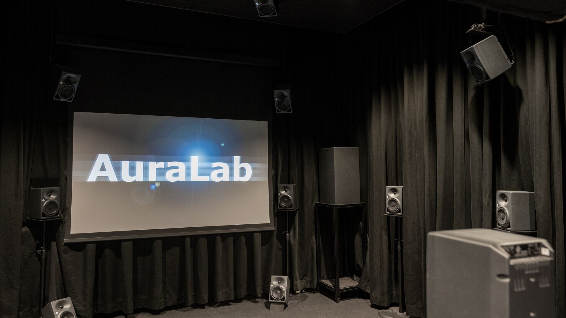 Hrup: V laboratoriju AuraLab pri EMPA v Švici so Reto Pieren, Axel Heusser in Beat Schäffer izvajali poskuse na letalih prihodnosti