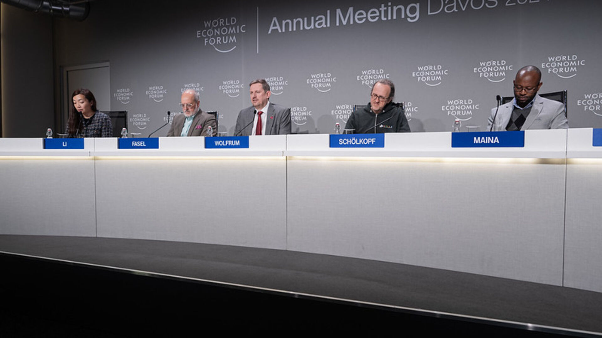 Rede Internacional de Computação e IA: conferência de imprensa de apresentação do ICAIN durante a edição de 2024 do Fórum Econômico Mundial em Davos (Cantão dos Grisões)