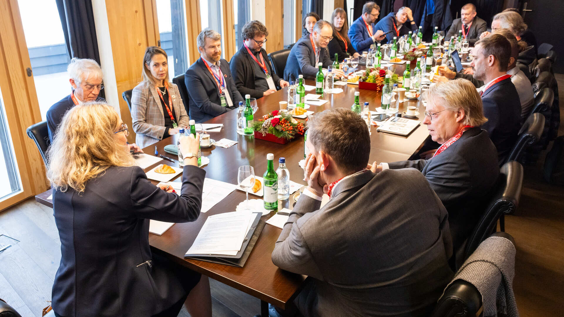 International Computation and AI Network: das Treffen der „Swiss AI Initiative“ (initiiert von den Eidgenössischen Fachhochschulen Zürich und Lausanne und dem Schweizerischen Zentrum für Wissenschaftliches Rechnen) anlässlich der Ausgabe 2024 des Weltwirtschaftsforums in Davos (Kanton Graubünden)