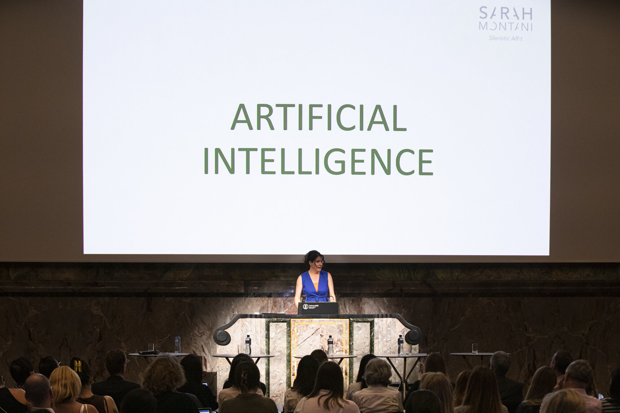 증강 현실: 취리히 대학에서 Sarah Montani가 강연하는 예술과 AR에 관한 컨퍼런스