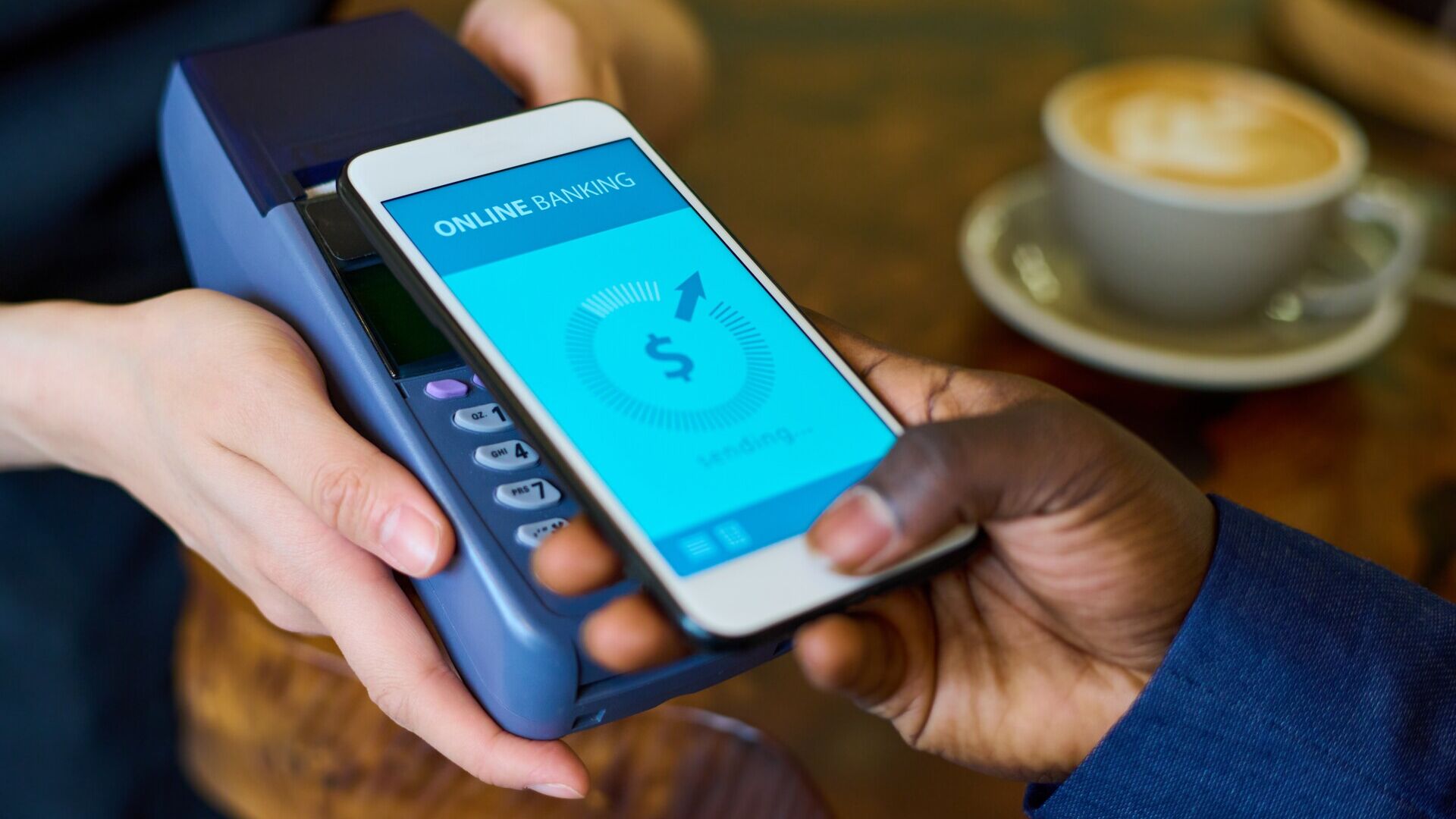 Pagamenti da mobile: i vantaggi del mobile payment sono la comodità, la rapidità e le caratteristiche di sicurezza aggiuntive, come le impronte digitali o il riconoscimento del volto