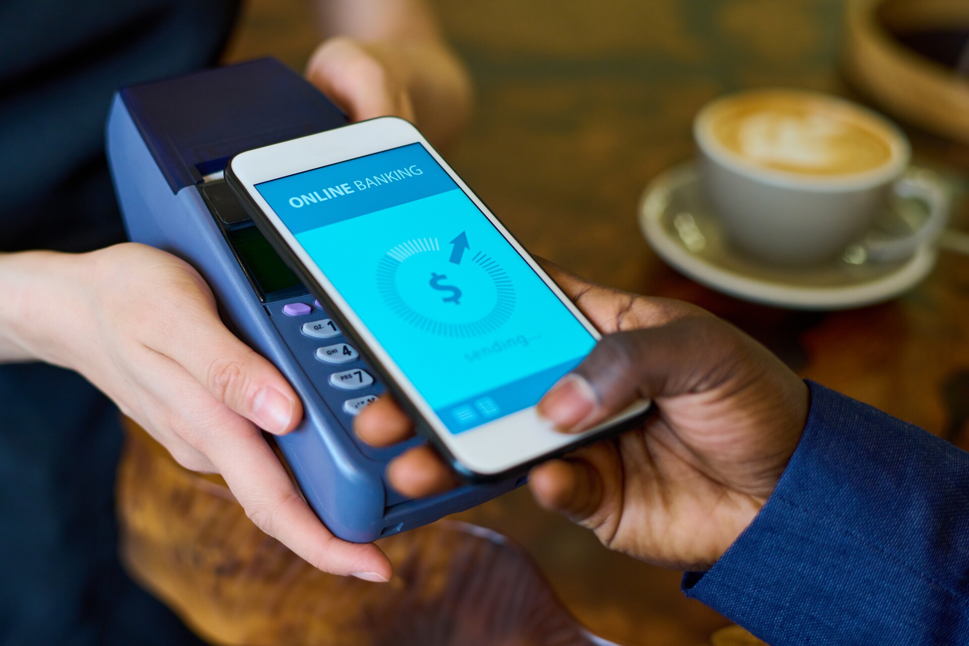 Мобилни плащания: предимствата на мобилните плащания са удобство, бързина и допълнителни функции за сигурност, като пръстови отпечатъци или разпознаване на лица