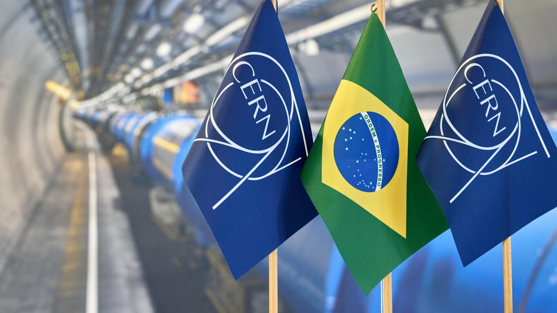 브라질: 브라질은 13년 2024월 XNUMX일부터 CERN의 준회원국이 되었습니다.